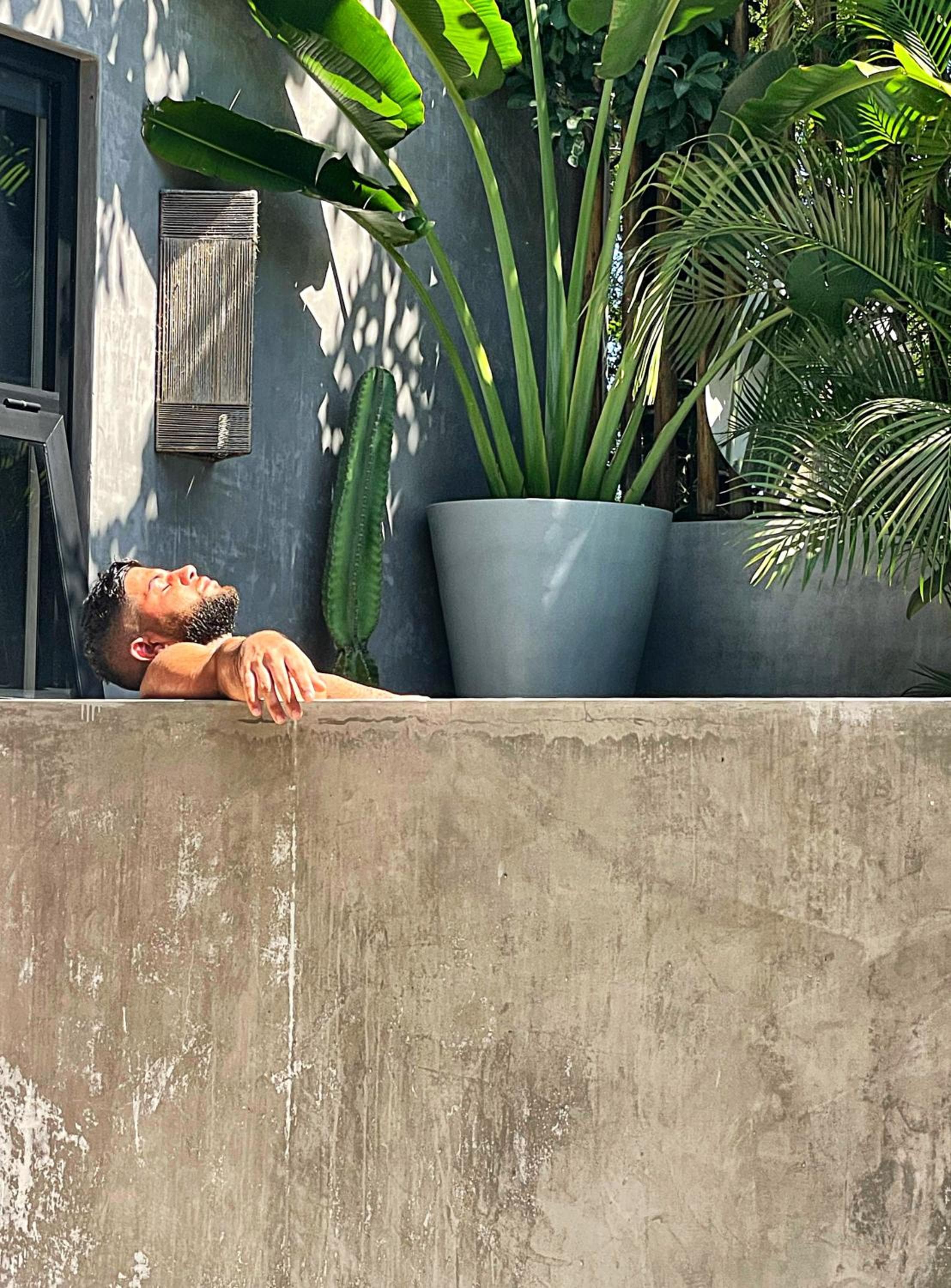 LOTE4 - LGBTQ Studios — 27