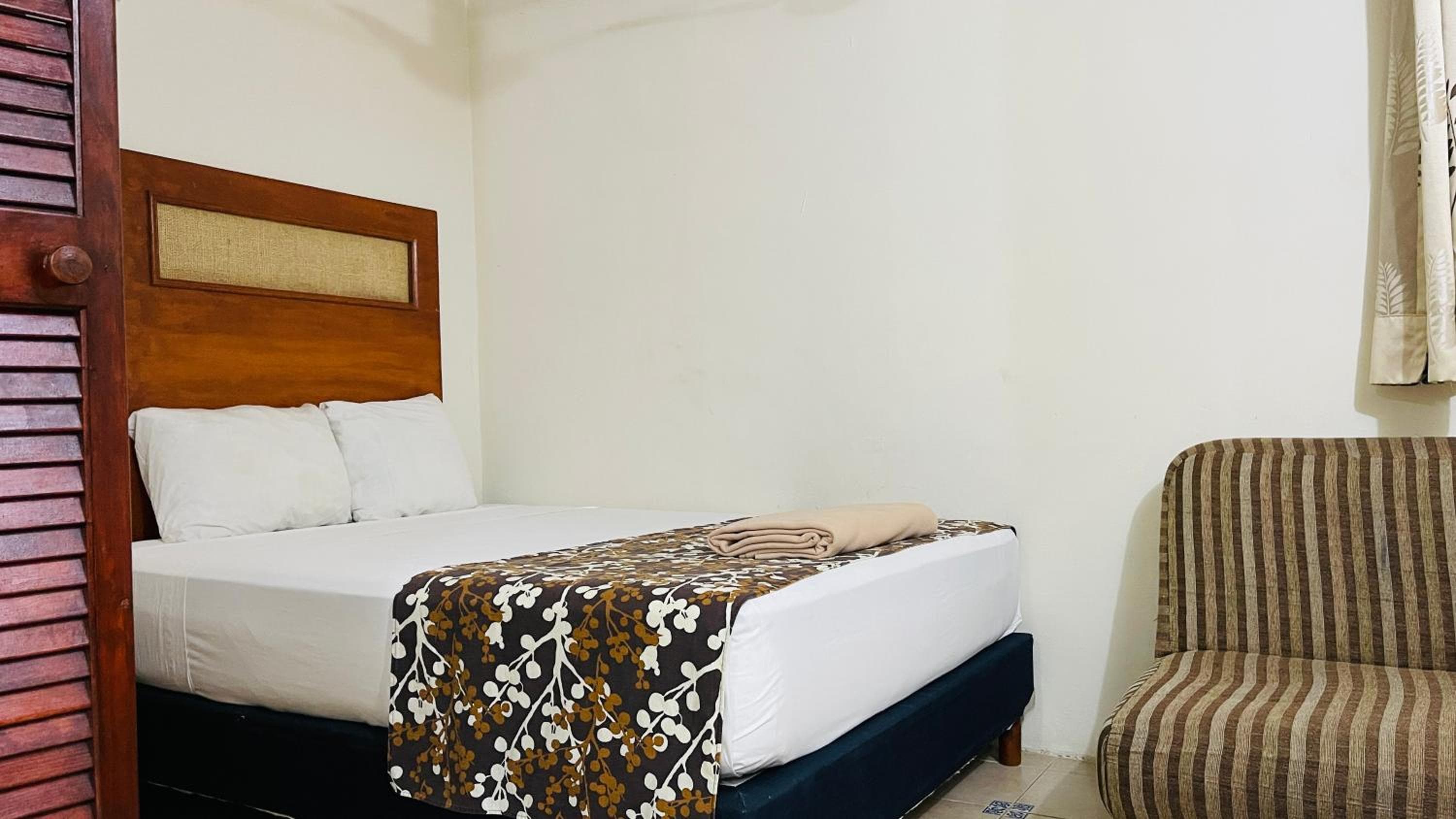 Hotel B&B - 5ª Avenida — 9