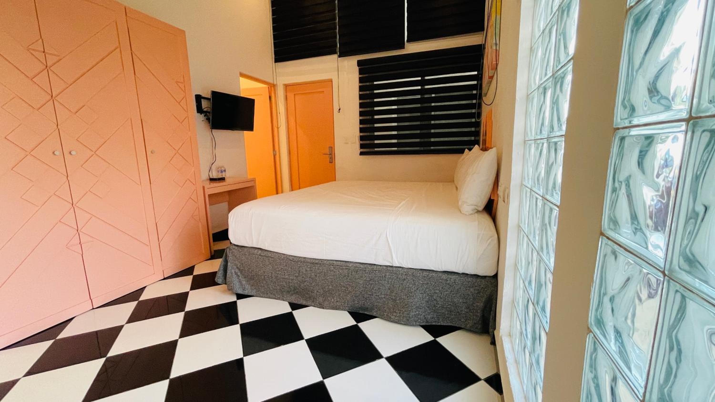 WINDAY HOTEL - Cerca 5a Avenida — 23