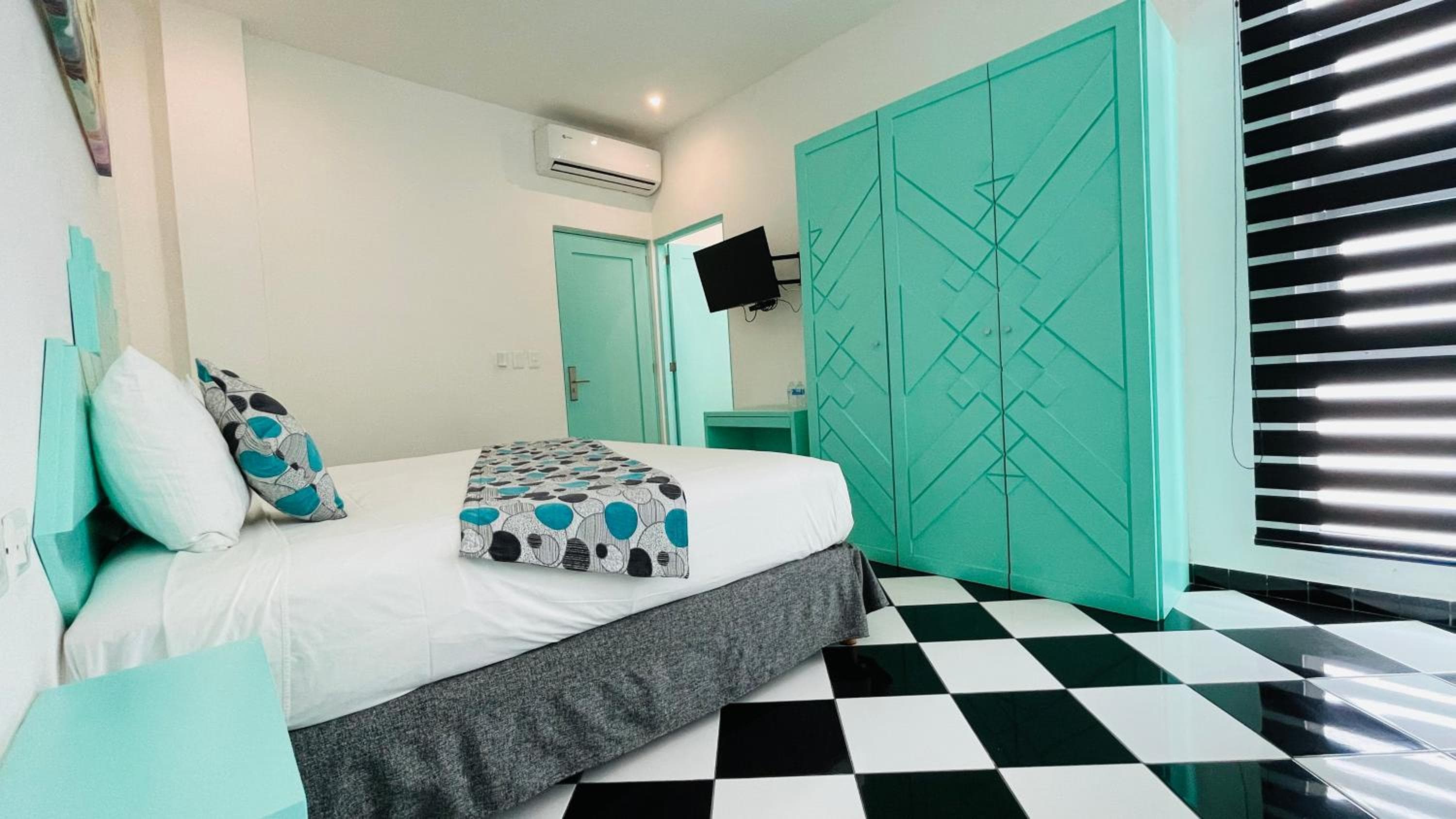 WINDAY HOTEL - Cerca 5a Avenida — 28