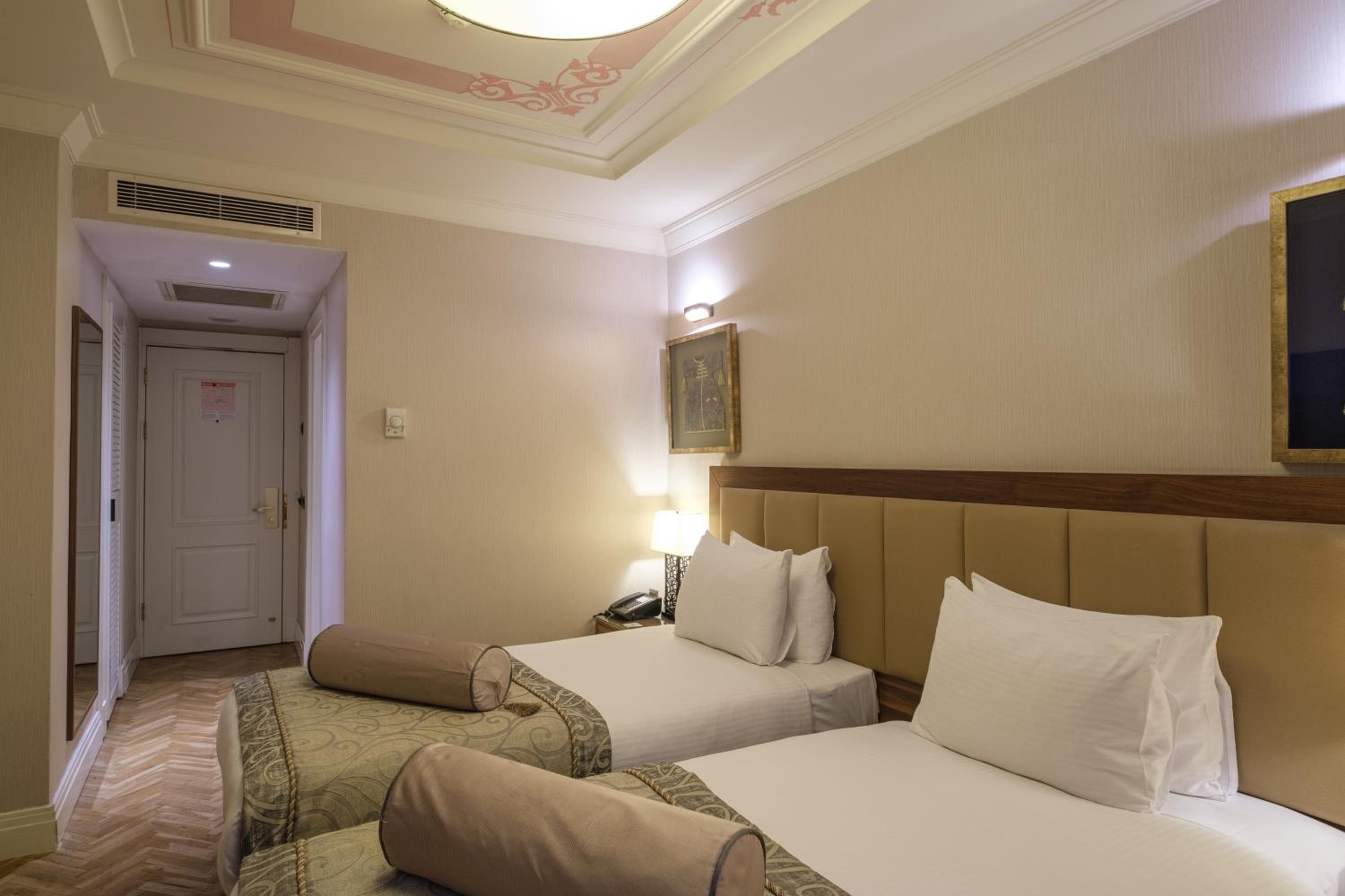 Golden Age Hotel Taksim — 17