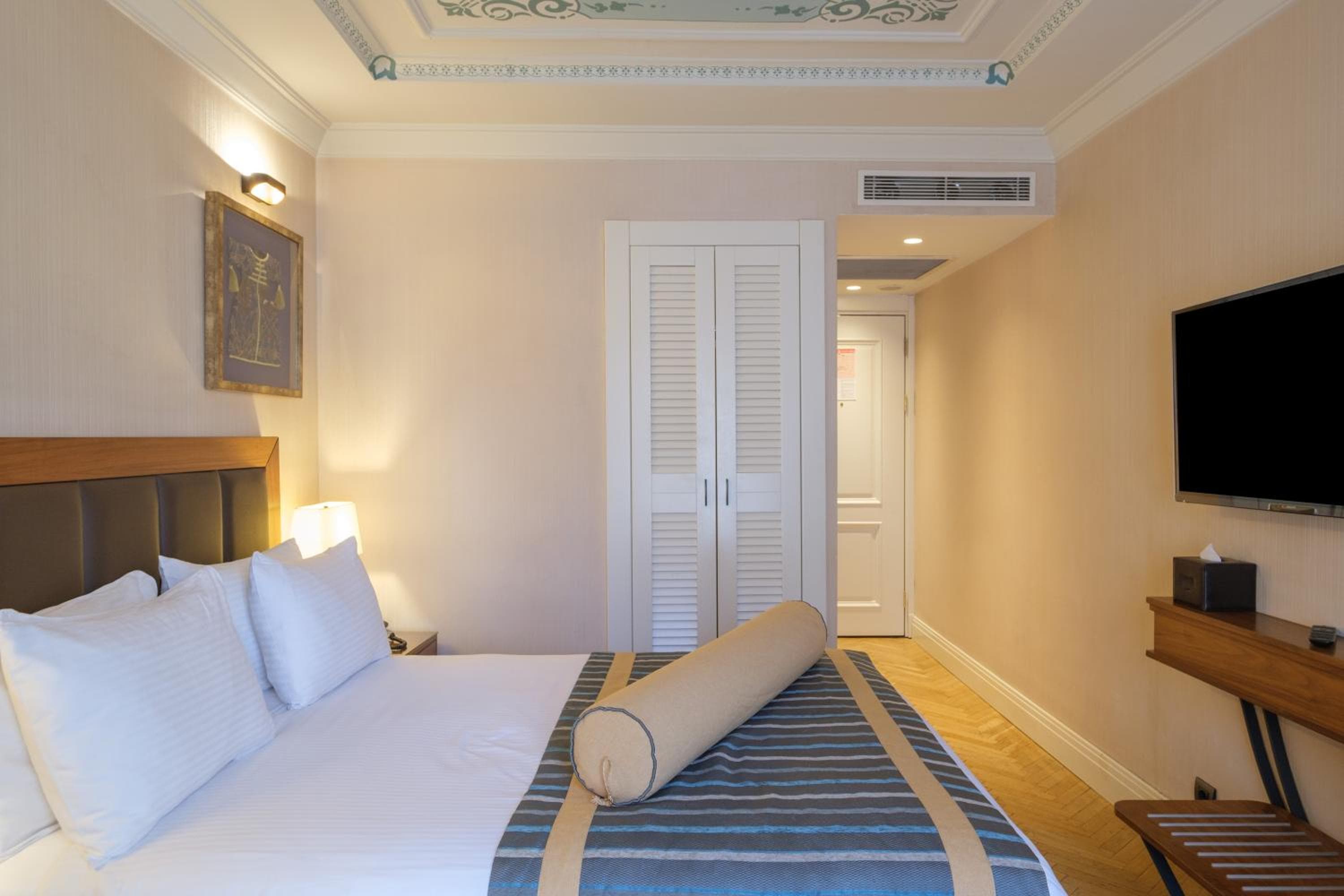 Golden Age Hotel Taksim — 26