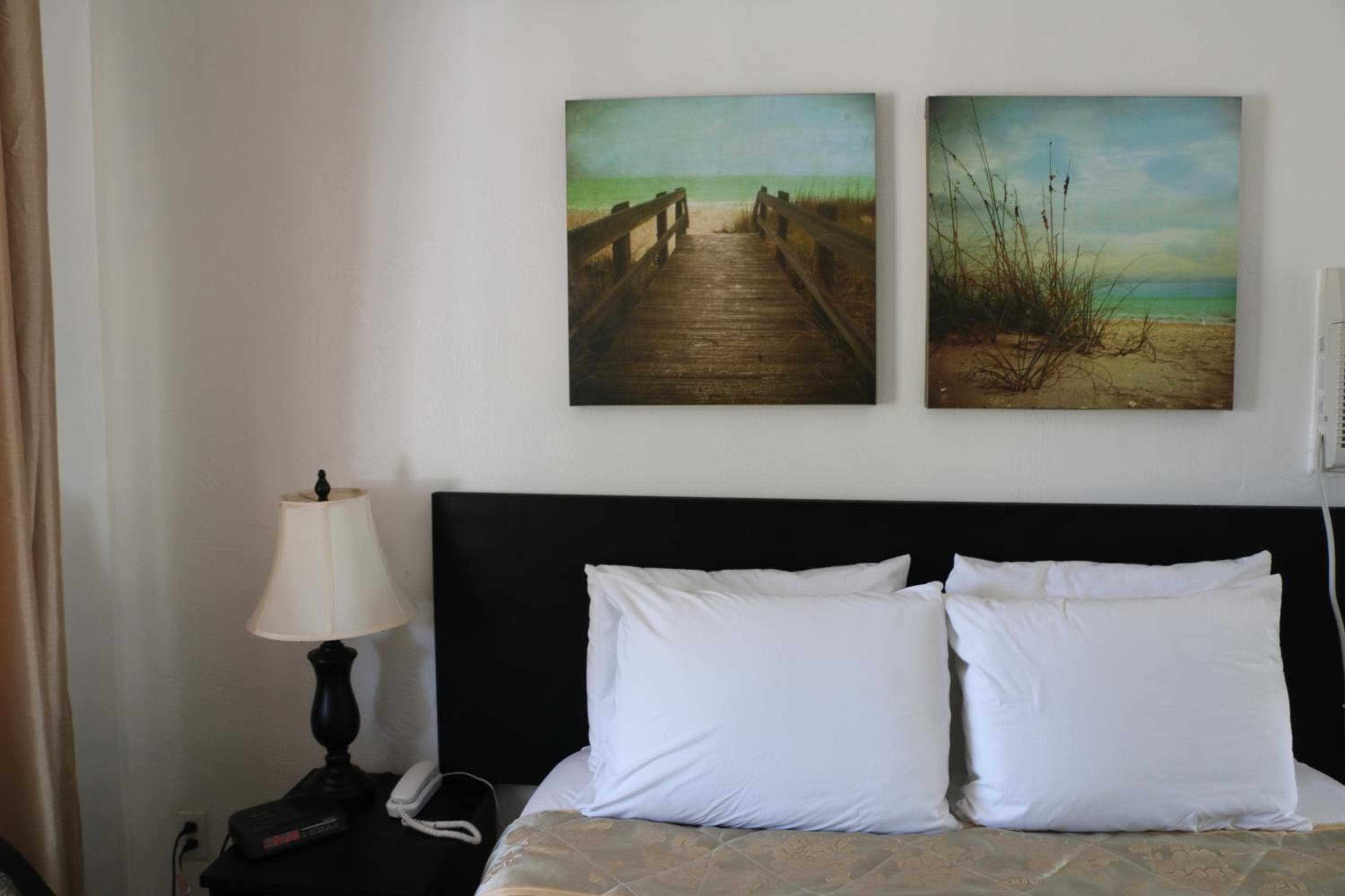 Breakaway Inn Guest House — 23