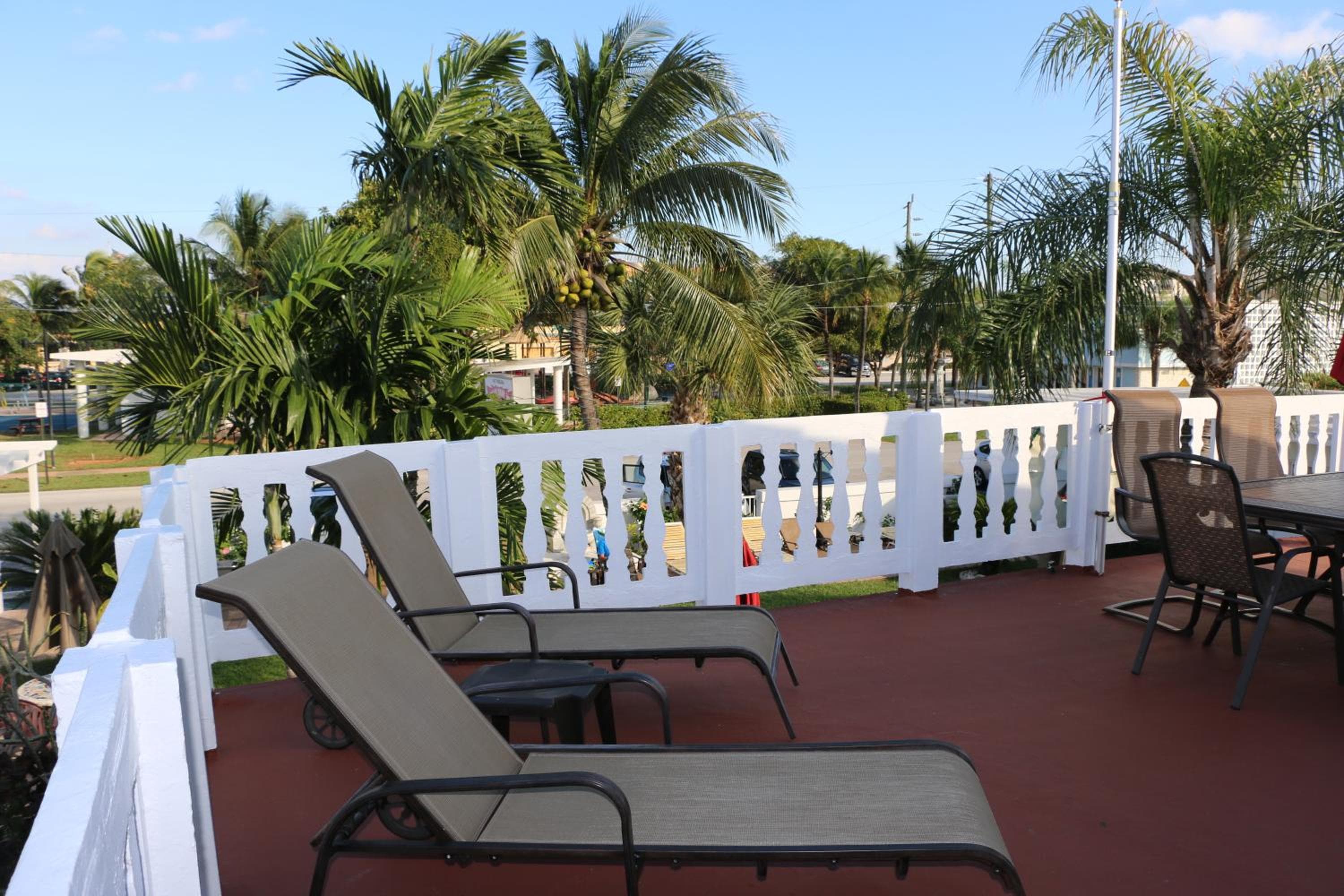 Breakaway Inn Guest House — 17
