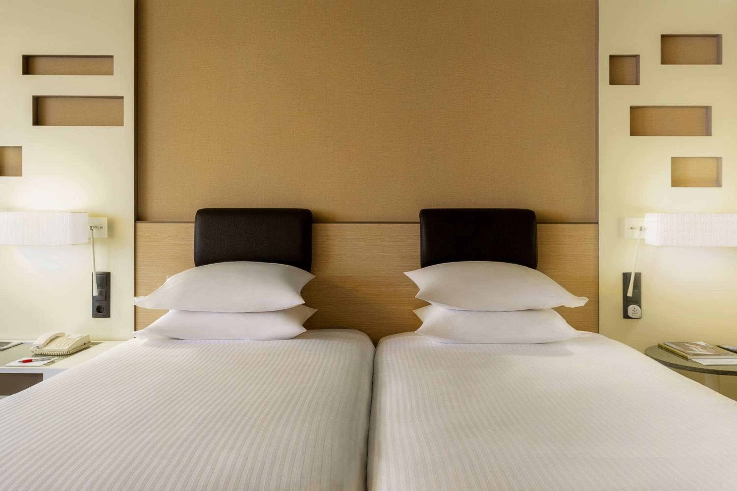 Madrid Marriott Auditorium Hotel & Conference Center — 15