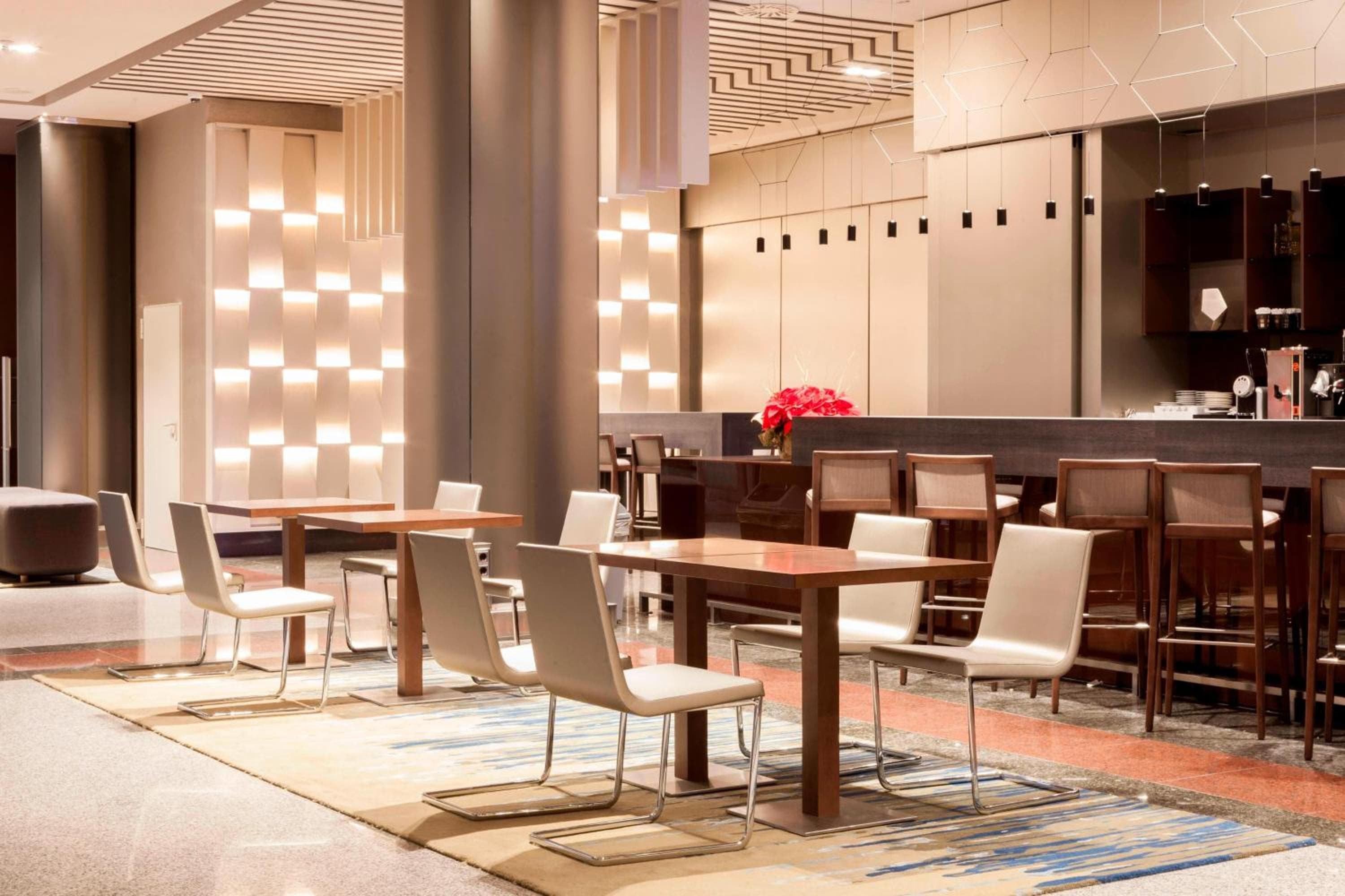 Madrid Marriott Auditorium Hotel & Conference Center — 9