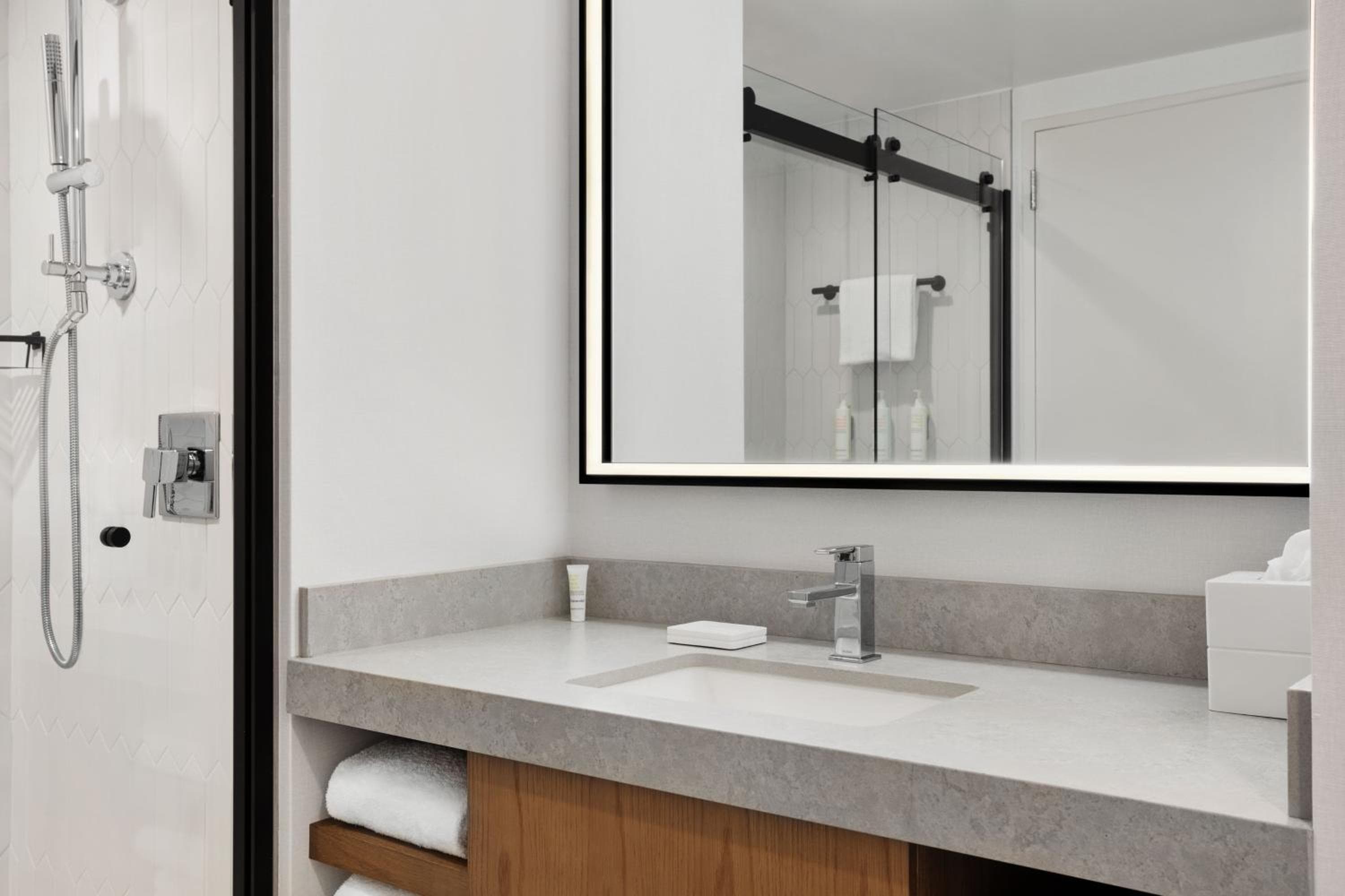 Marina del Rey Marriott — 12