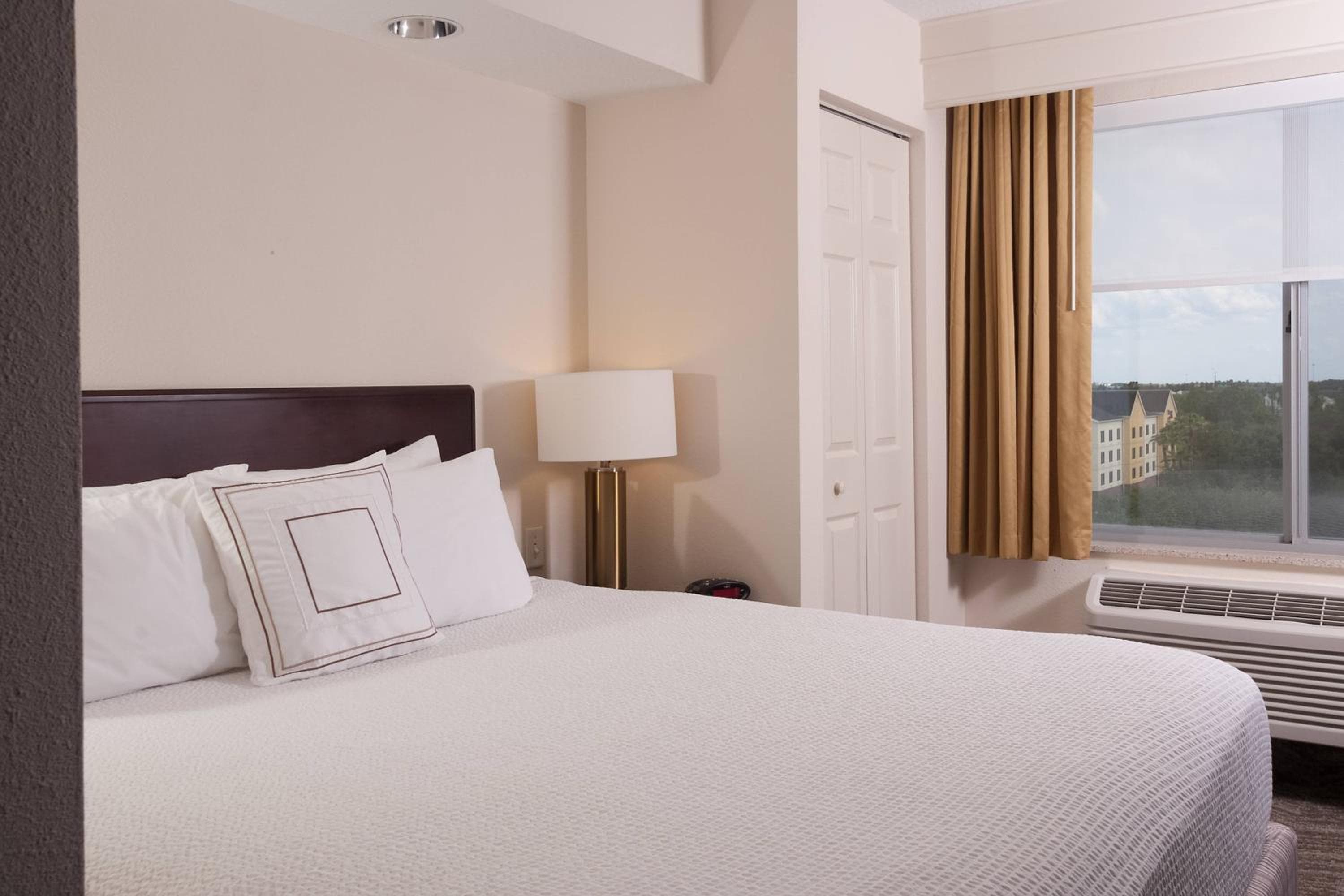 SpringHill Suites Orlando Airport — 8