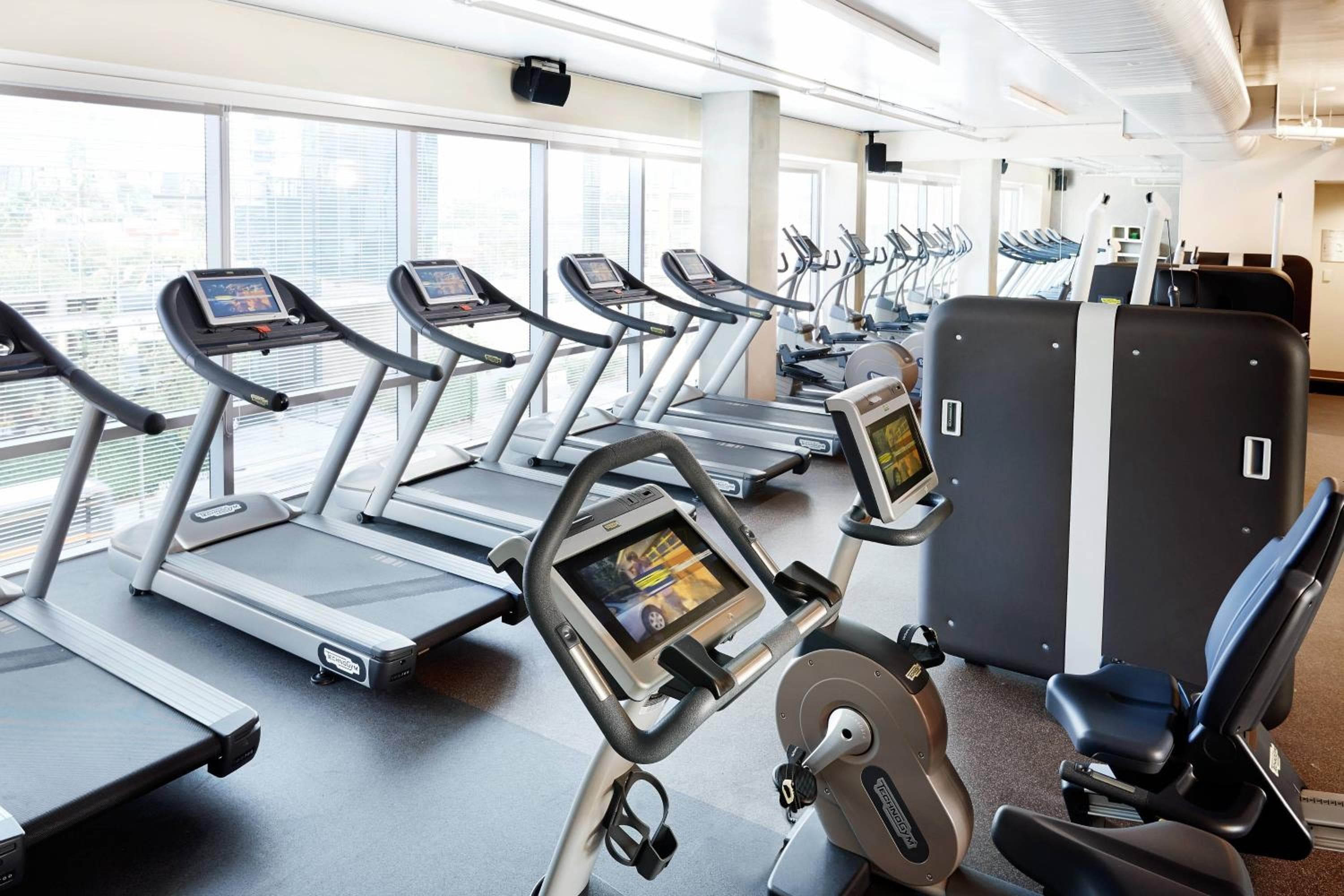 Courtyard by Marriott Los Angeles L.A. LIVE — 4