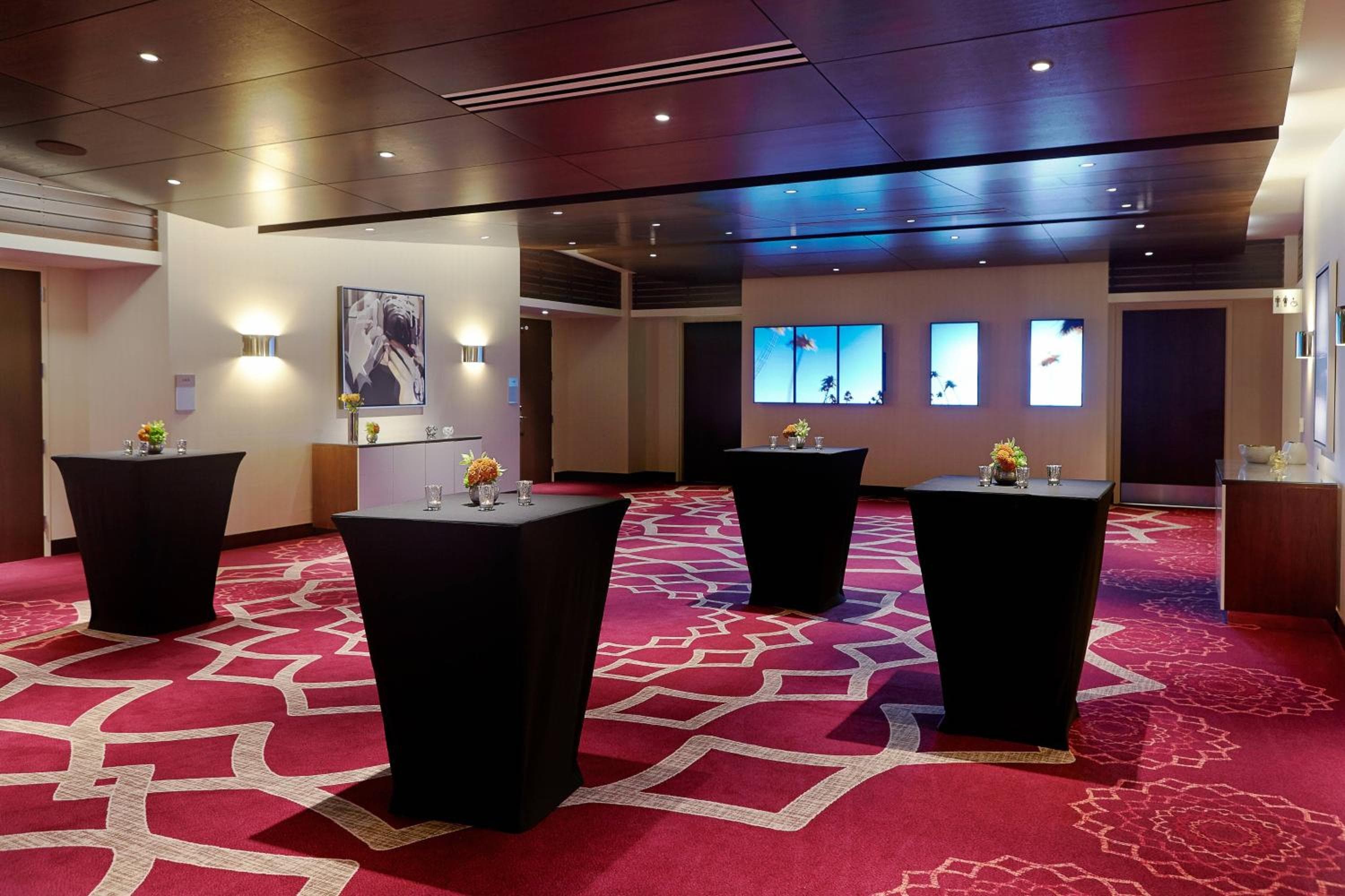 Courtyard by Marriott Los Angeles L.A. LIVE — 20