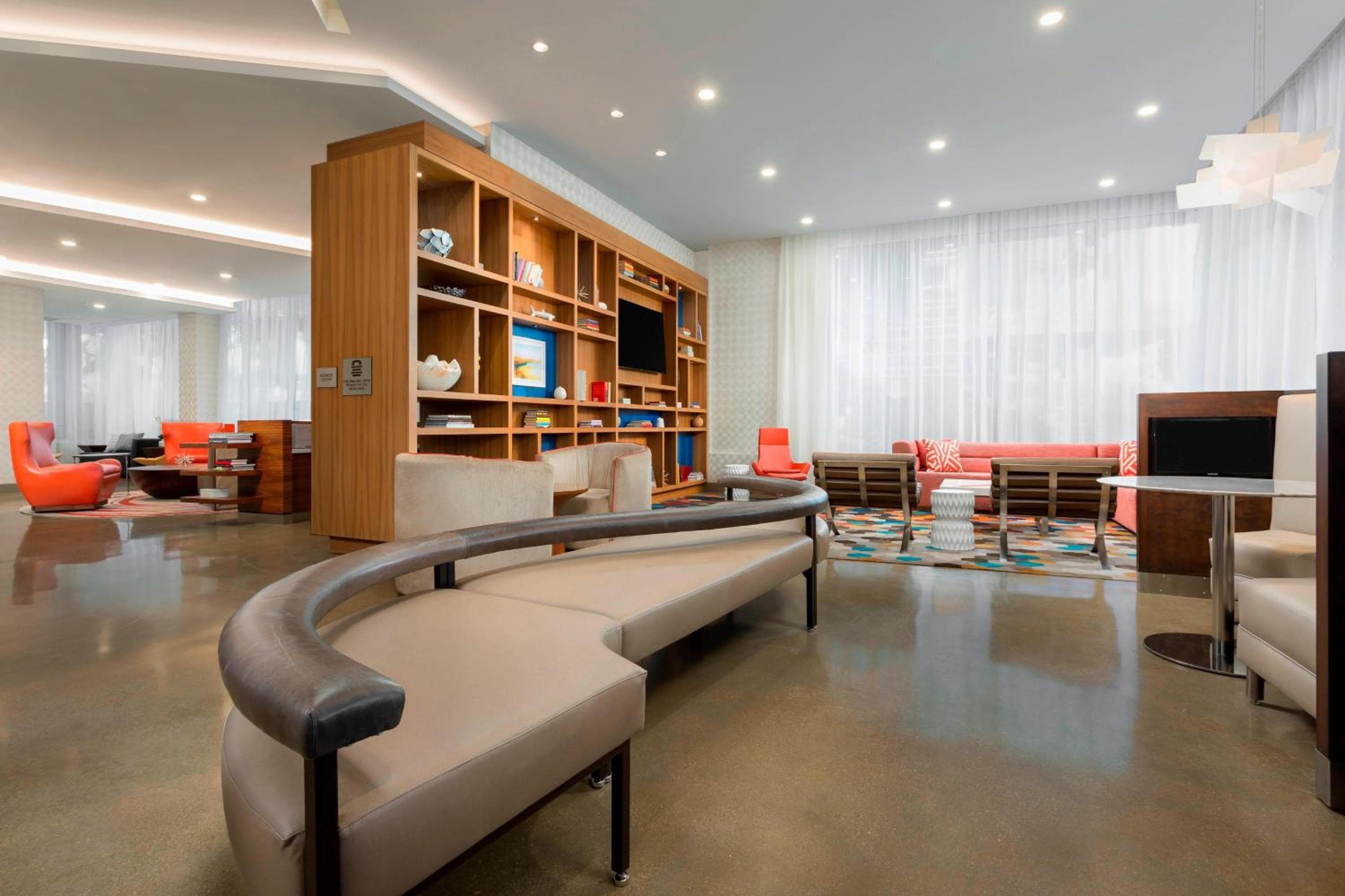 Courtyard by Marriott Santa Monica — 7