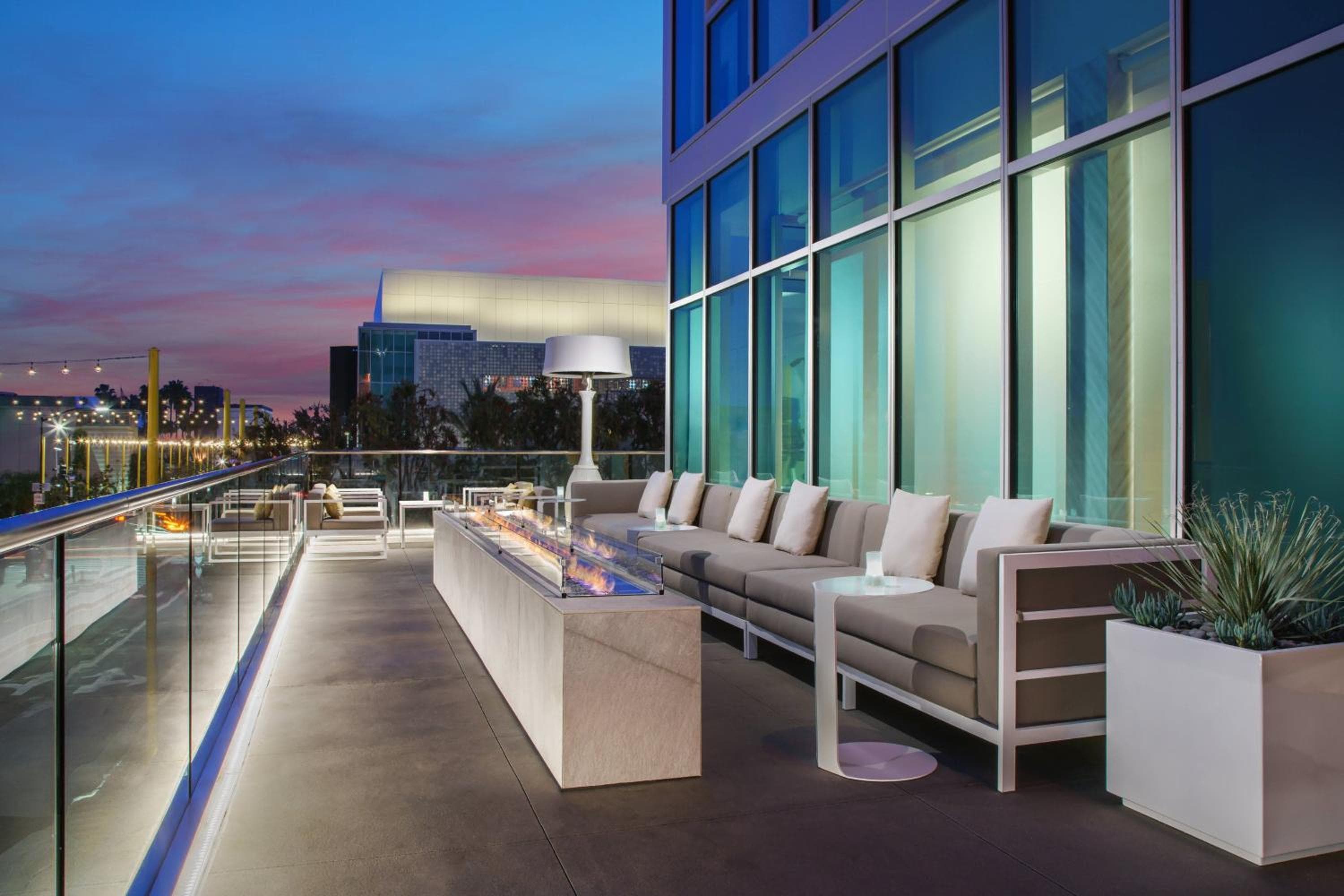 Courtyard by Marriott Santa Monica — 10