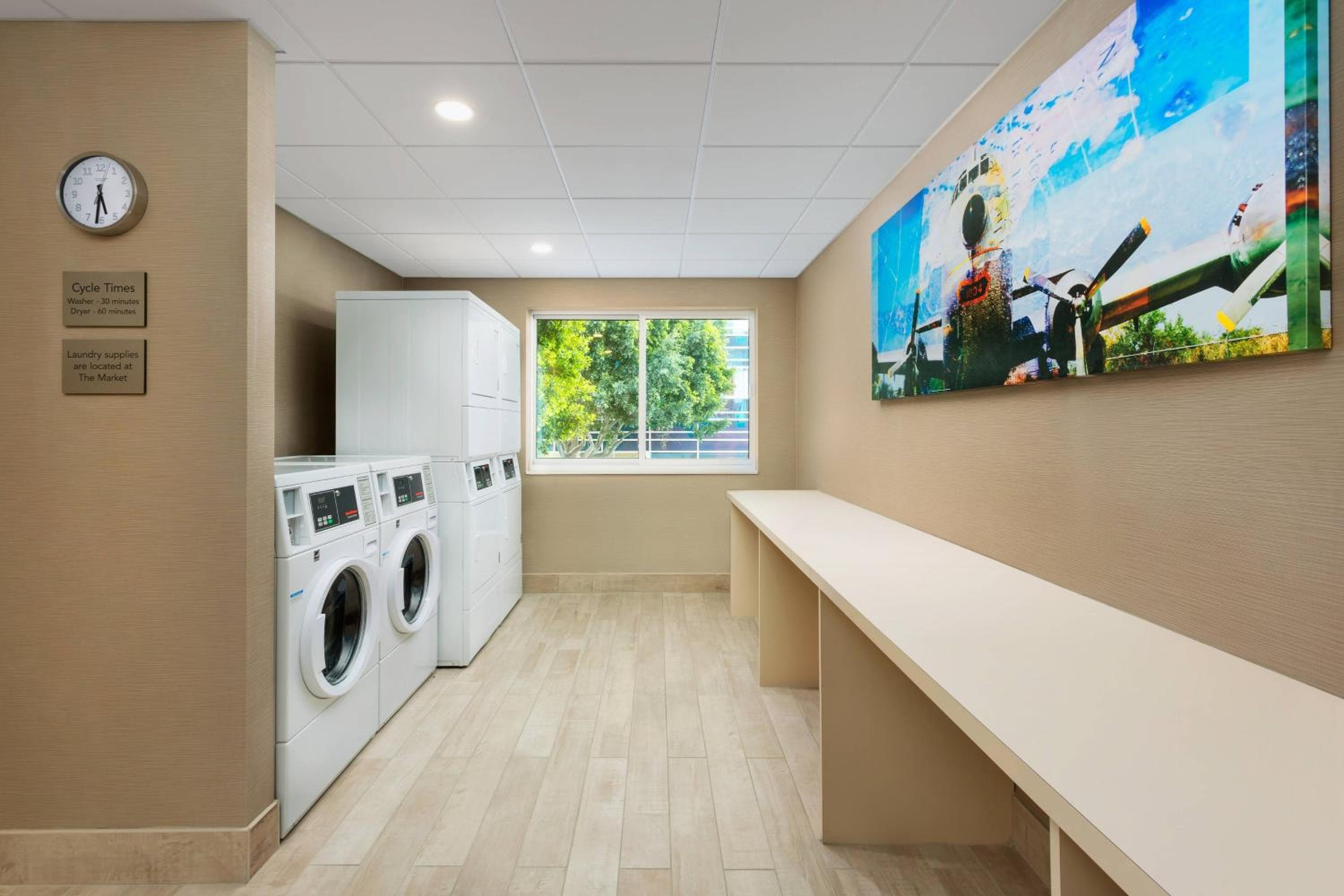 Courtyard by Marriott Santa Monica — 24