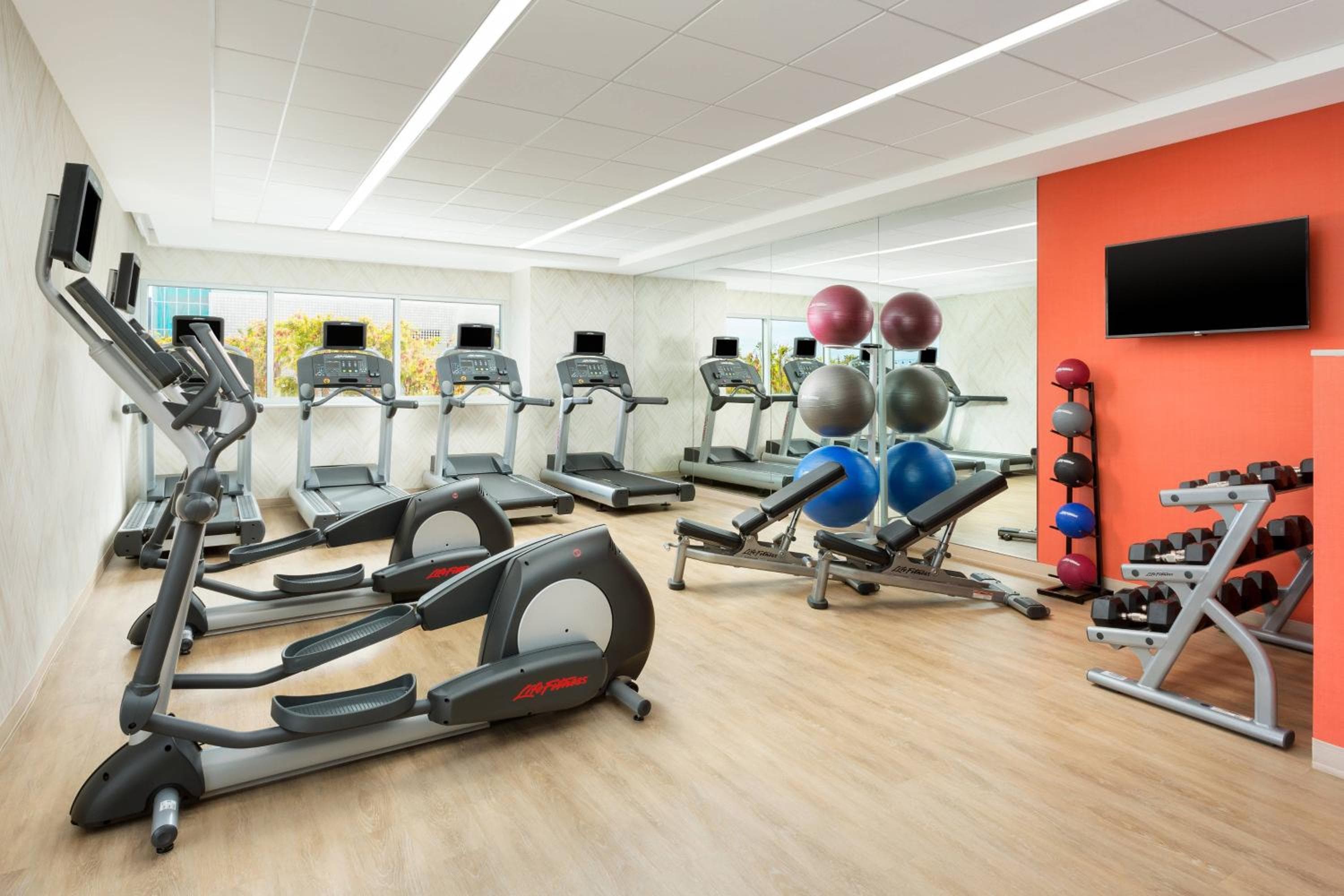 Courtyard by Marriott Santa Monica — 15