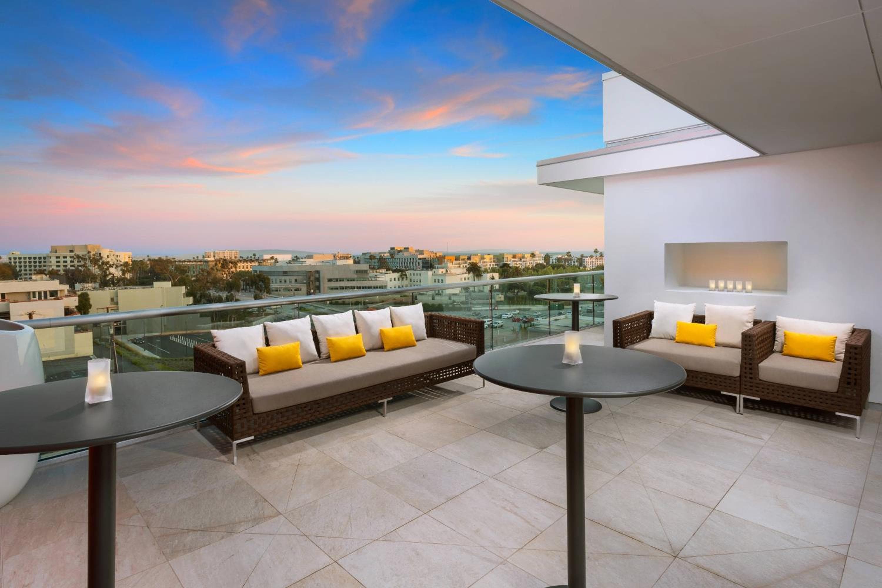Courtyard by Marriott Santa Monica — 19
