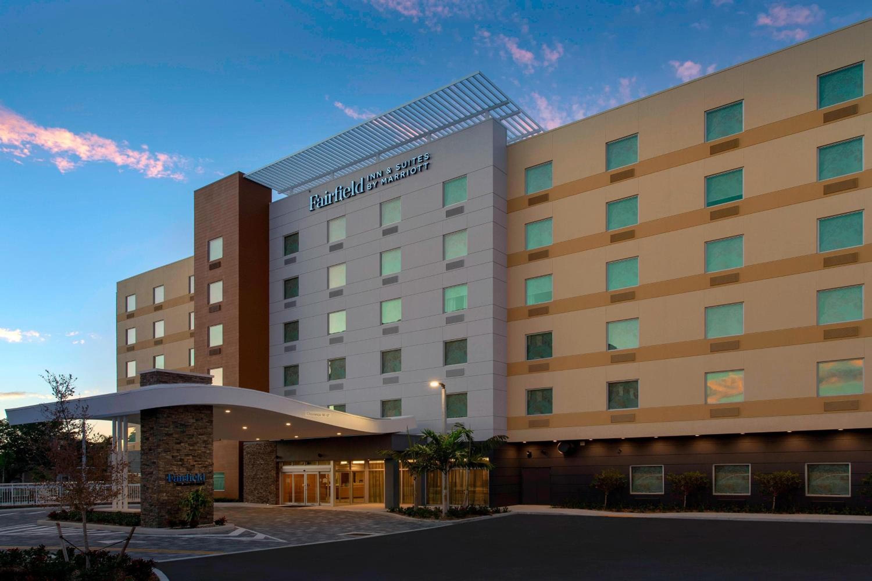 Fairfield Inn & Suites by Marriott Miami Airport West/Doral — 2