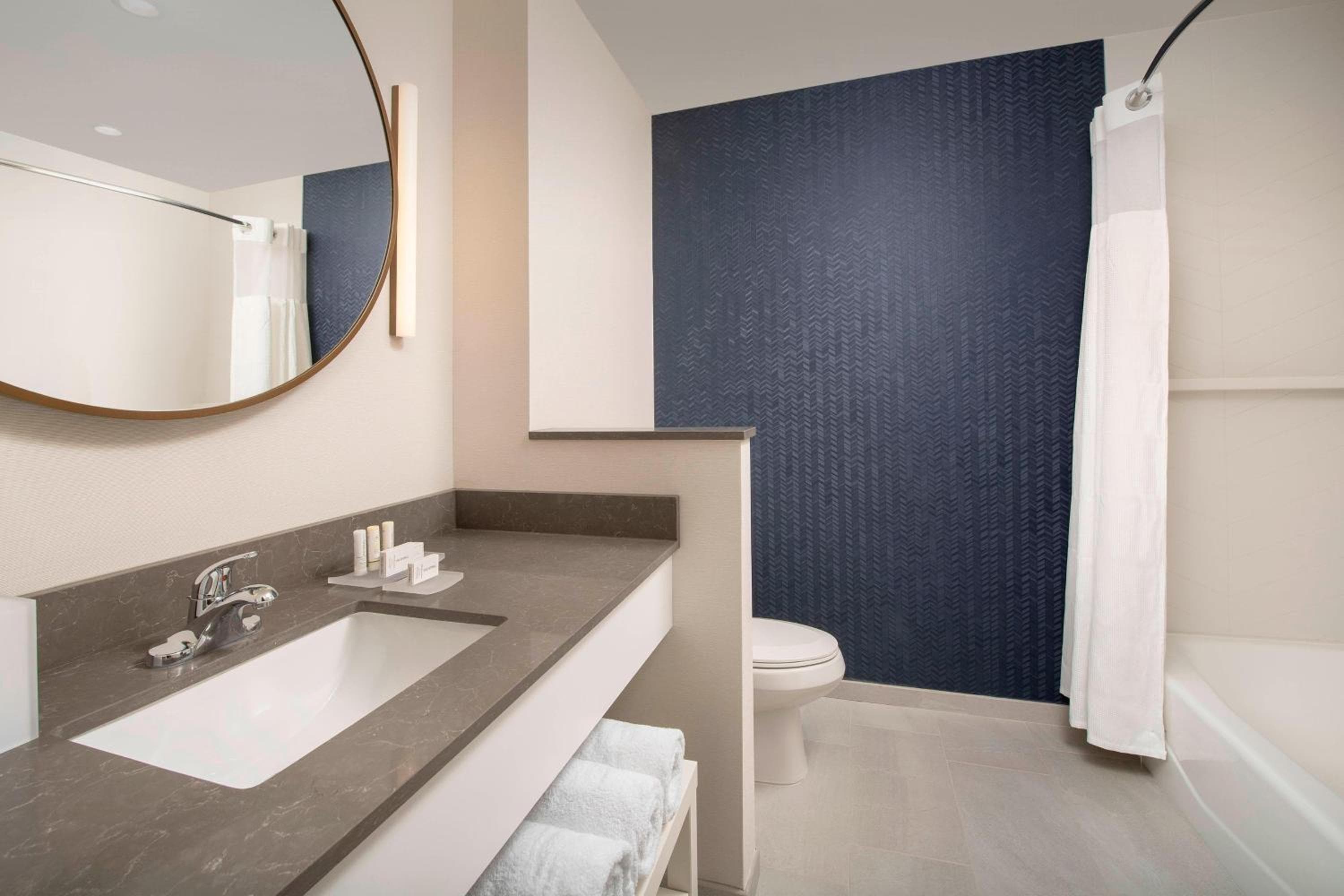Fairfield Inn & Suites by Marriott Miami Airport West/Doral — 11