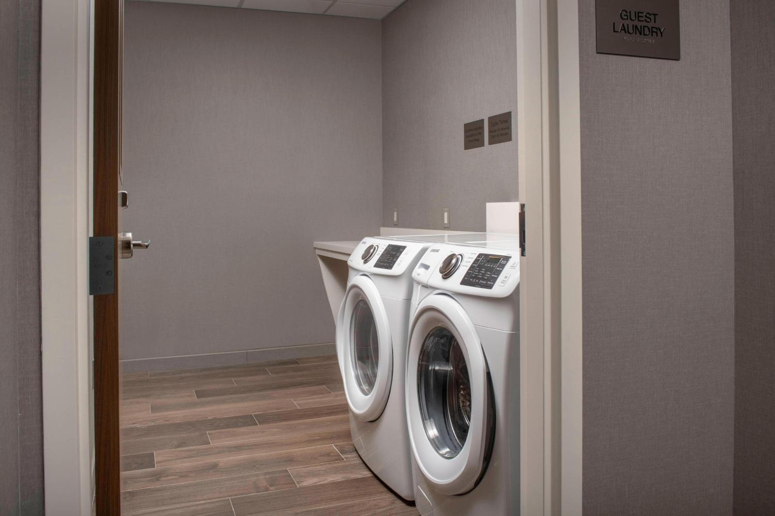 Fairfield Inn & Suites by Marriott Miami Airport West/Doral — 21
