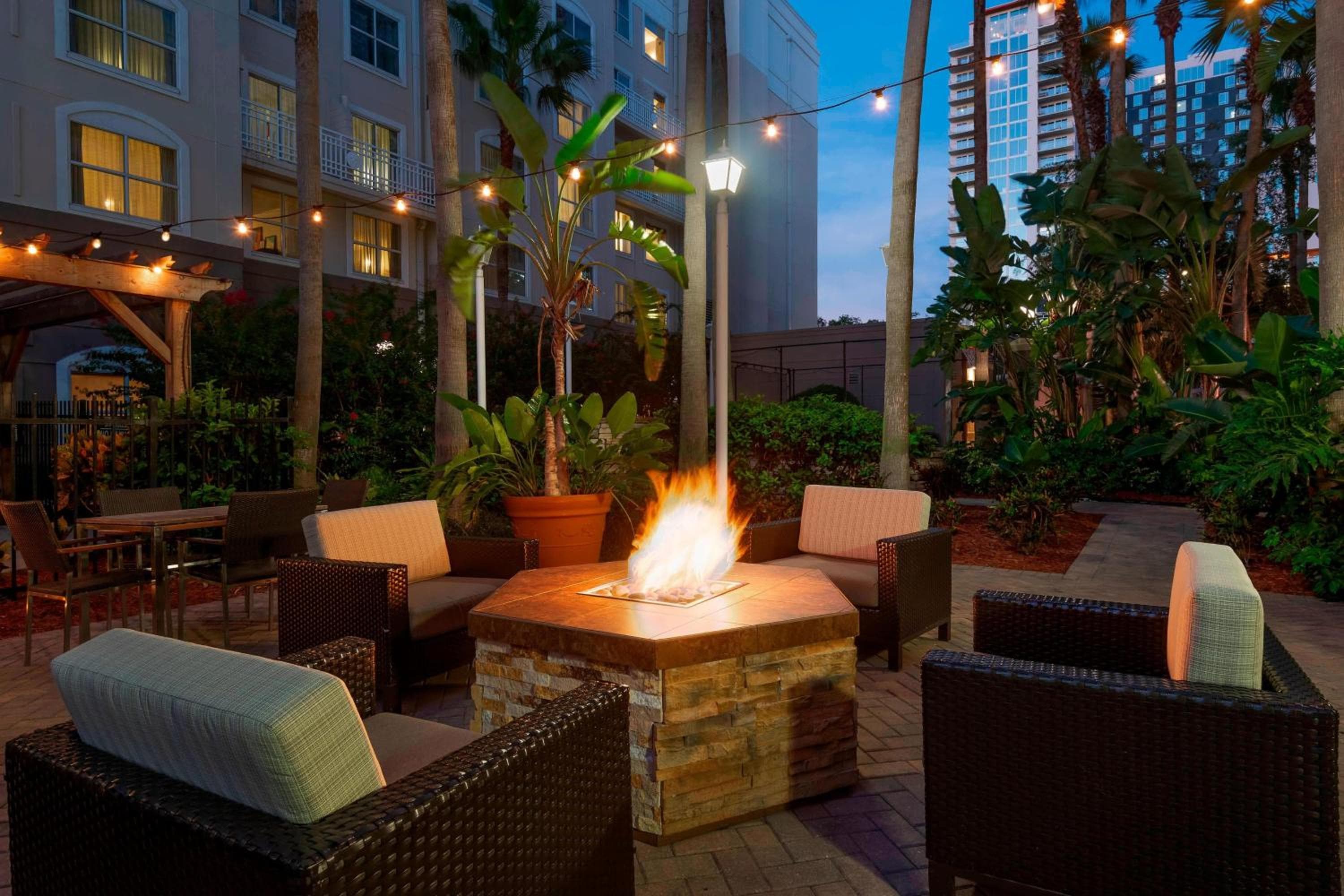 Courtyard Tampa Downtown — 6