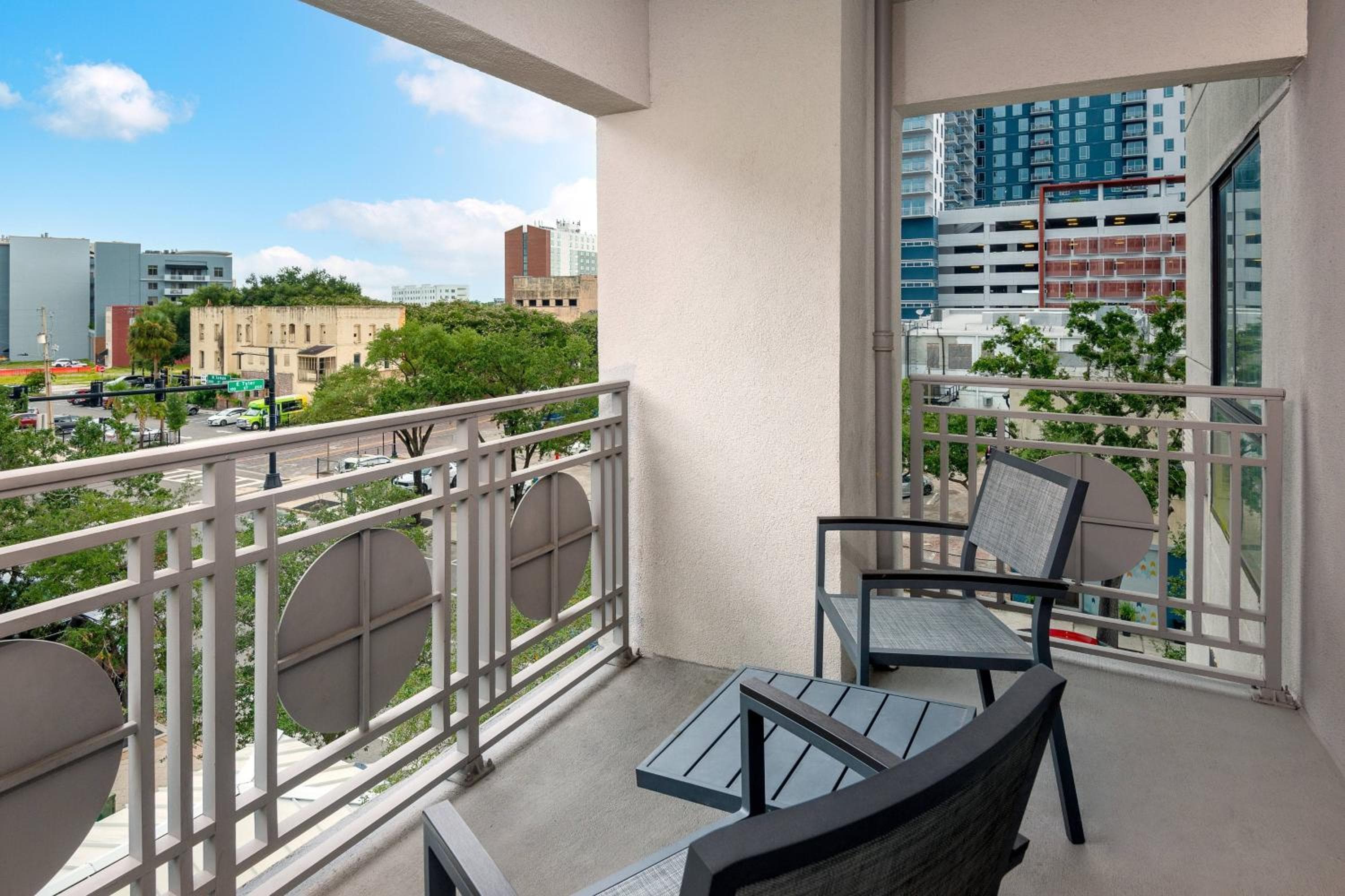 Courtyard Tampa Downtown — 19