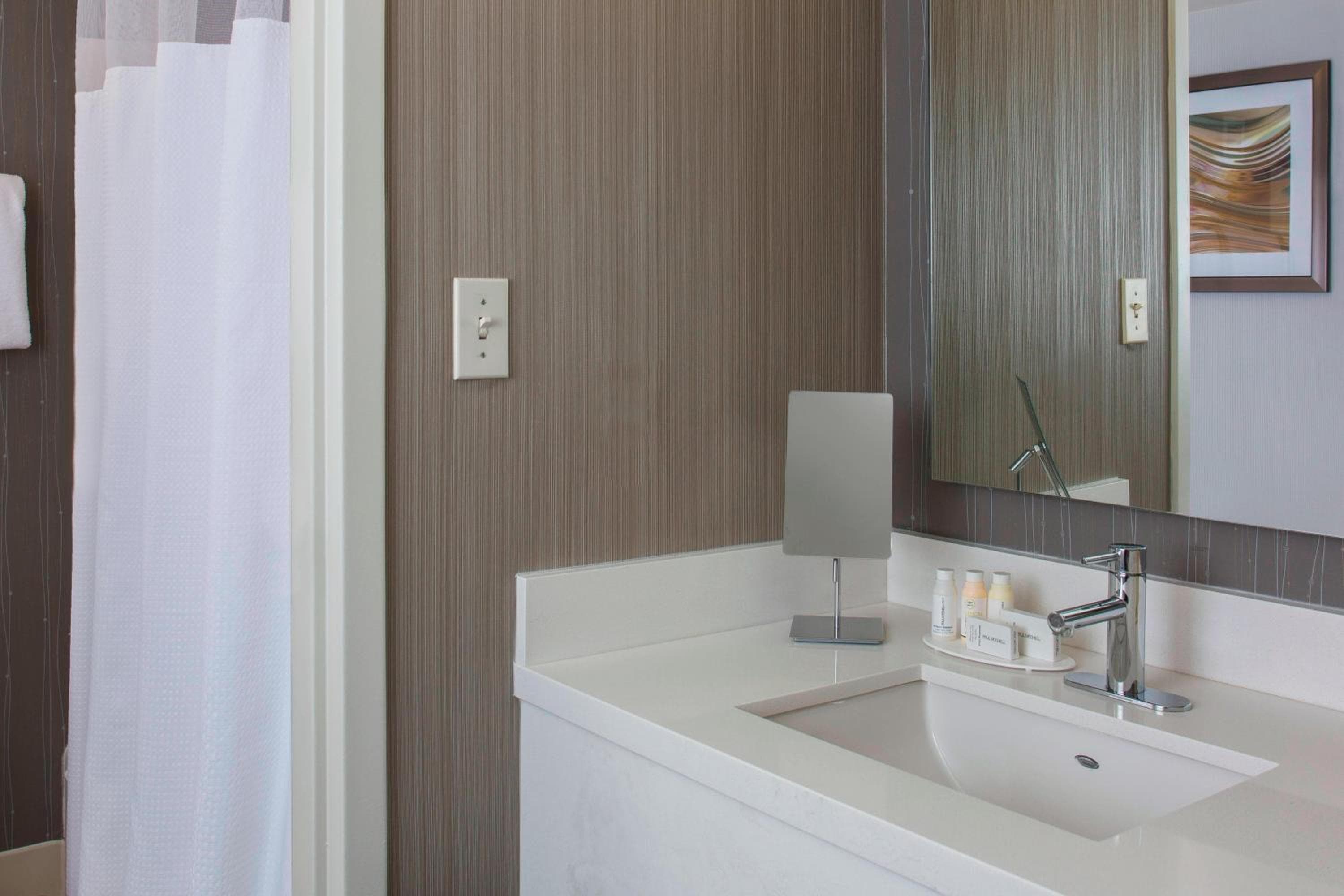 Courtyard by Marriott Orlando Lake Buena Vista en el Marriott Village — 15