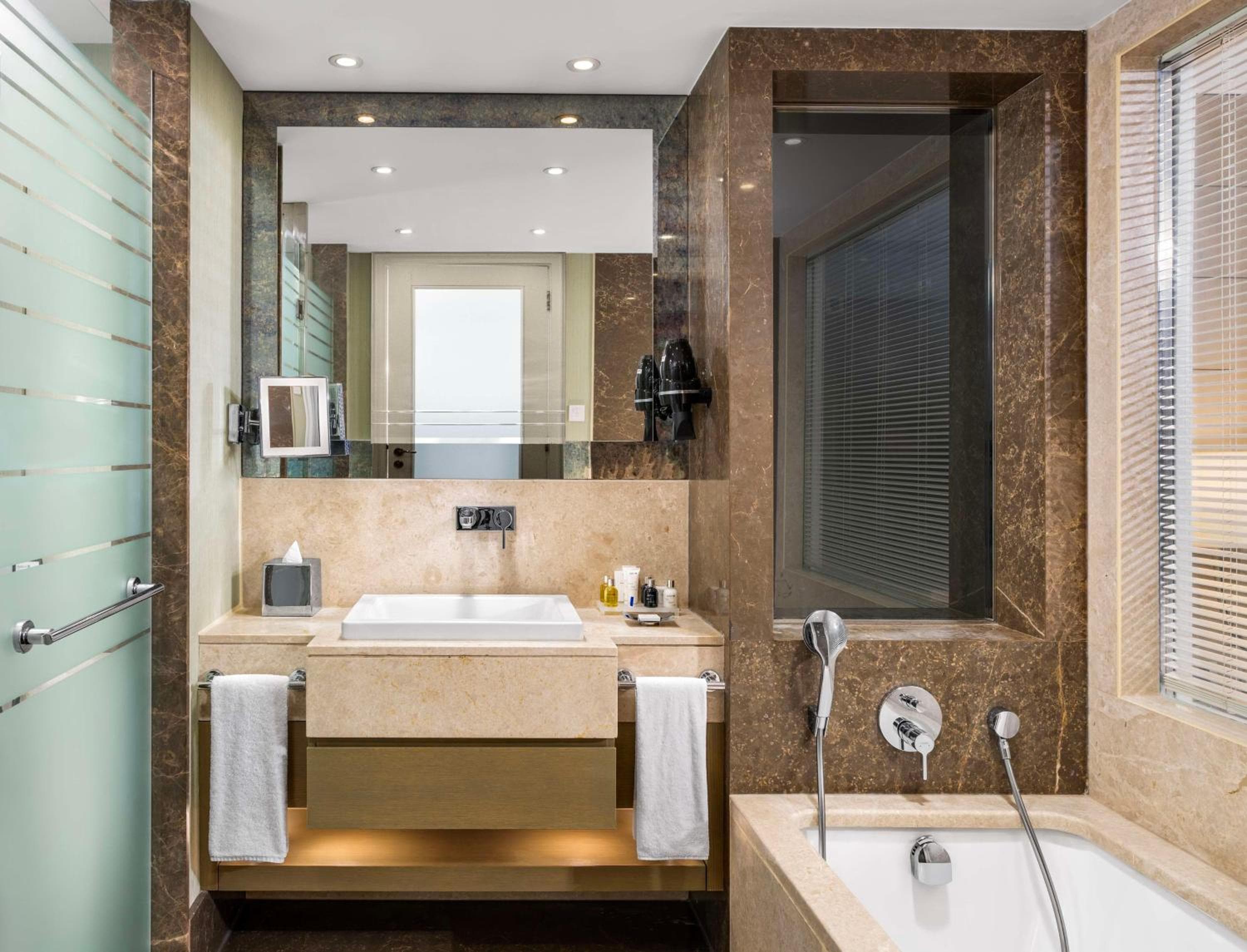 Radisson Blu Hotel, Istanbul Sisli hotel, 19 Mayis Cad. No: 2, Istanbul, Turkey — photo 10