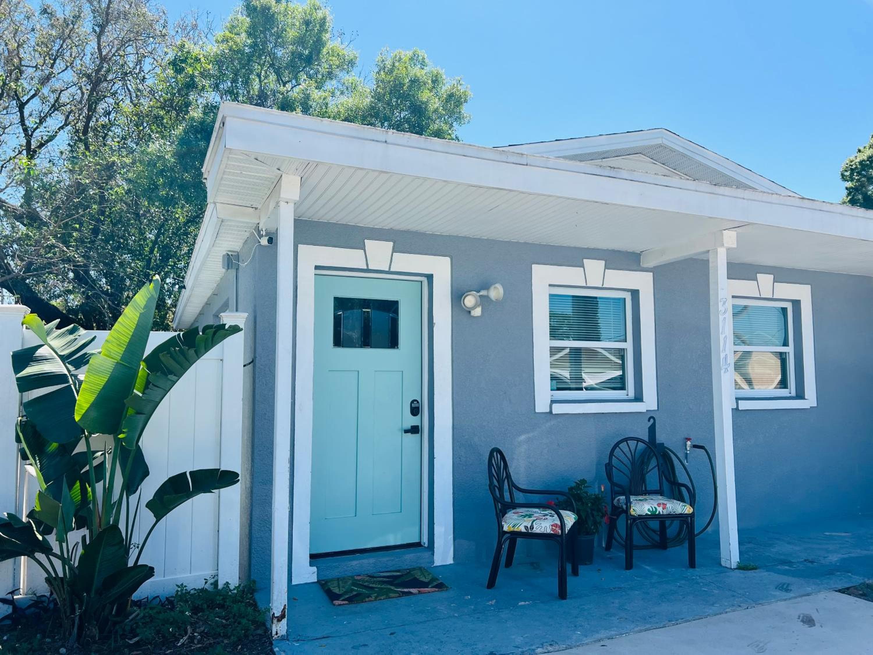 Tropical Casita in Tampa near airport and Raymond James stadium — 1