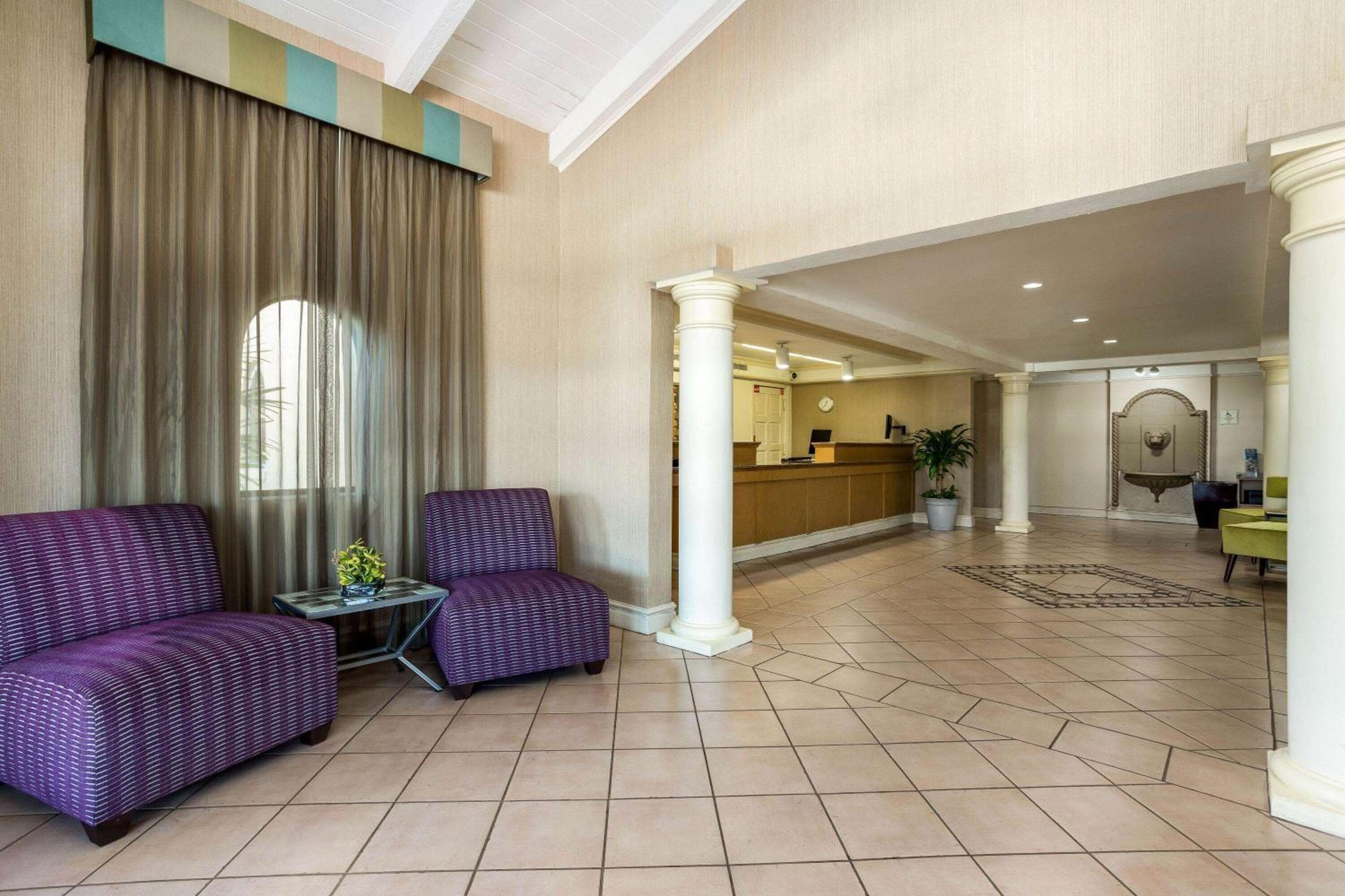 La Quinta Inn Tampa Airport Stadium Westshore — 9