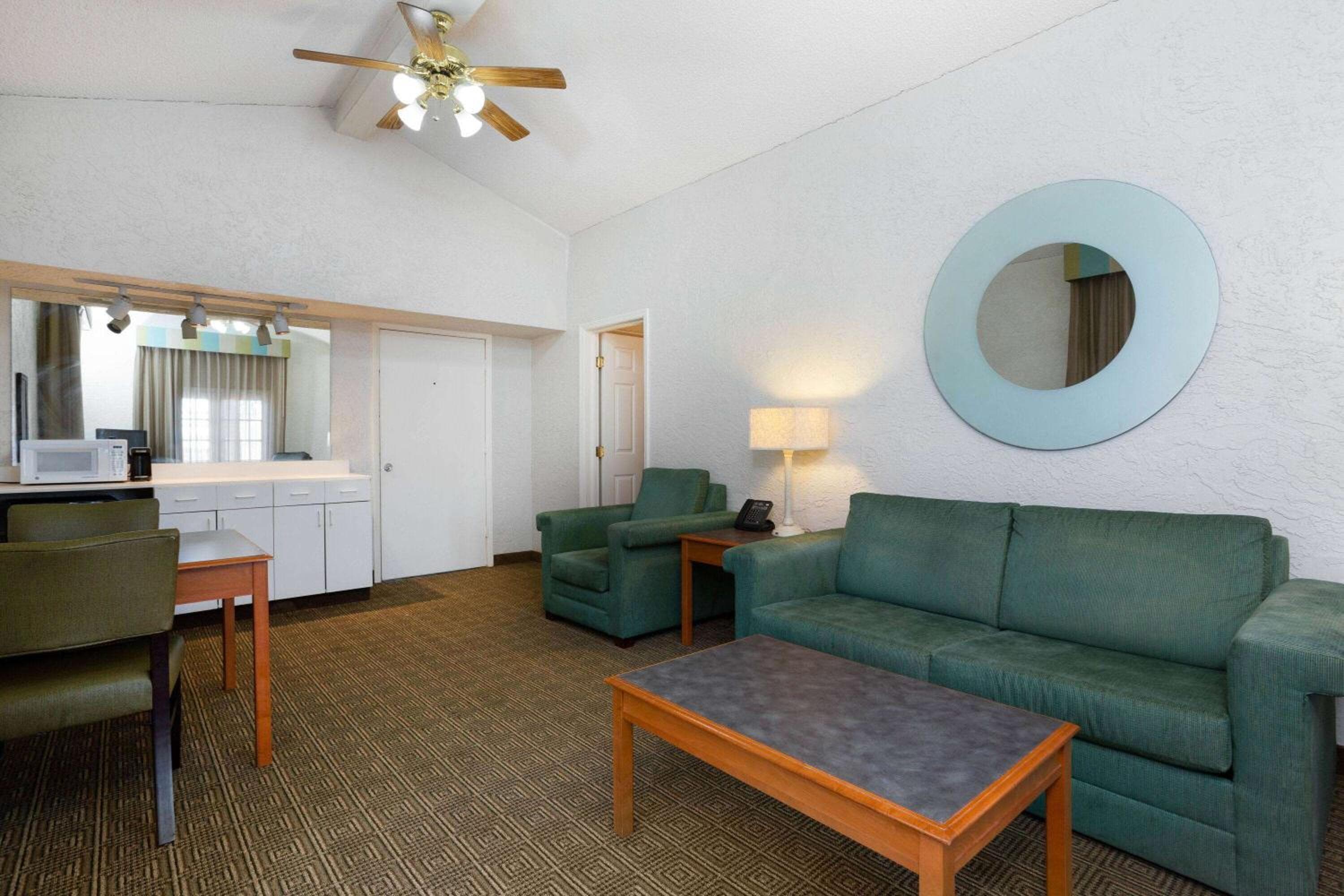 La Quinta Inn Tampa Airport Stadium Westshore — 5