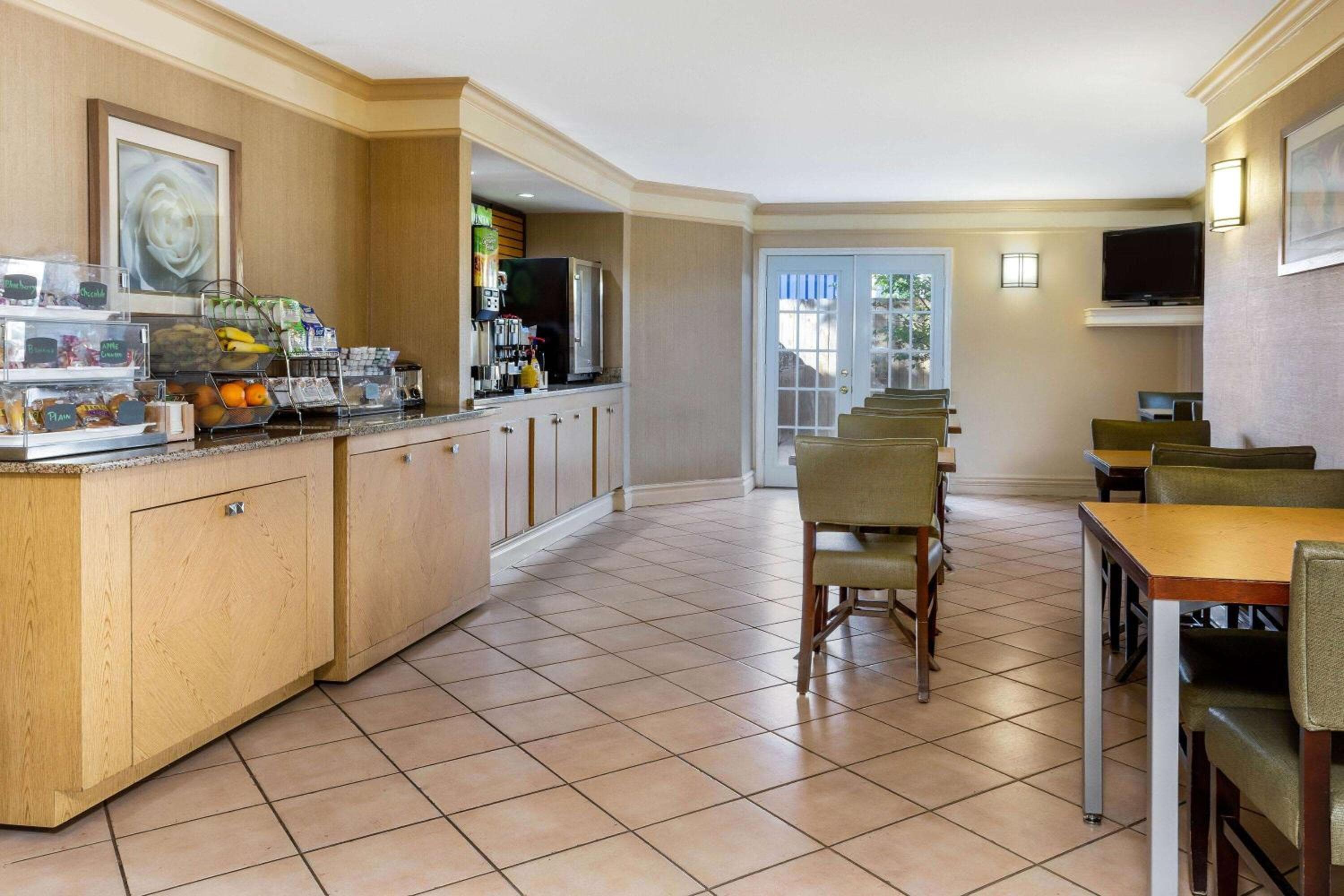 La Quinta Inn Tampa Airport Stadium Westshore — 24