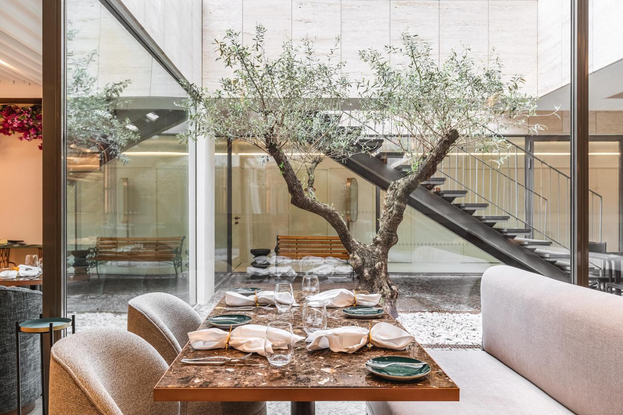 LUSTER Hotel — 21