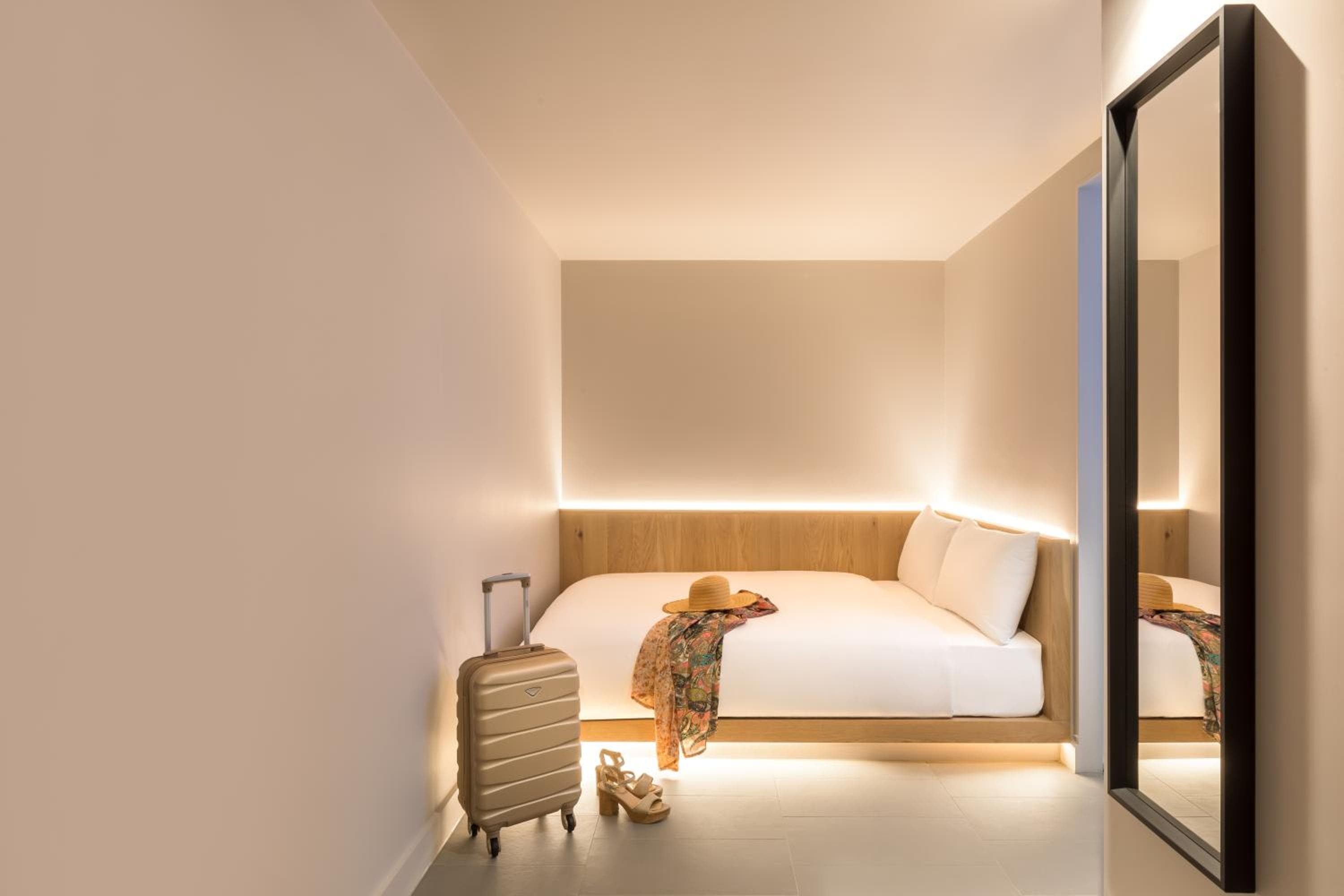 Zedwell Underground Hotel Tottenham Court Rd — 21