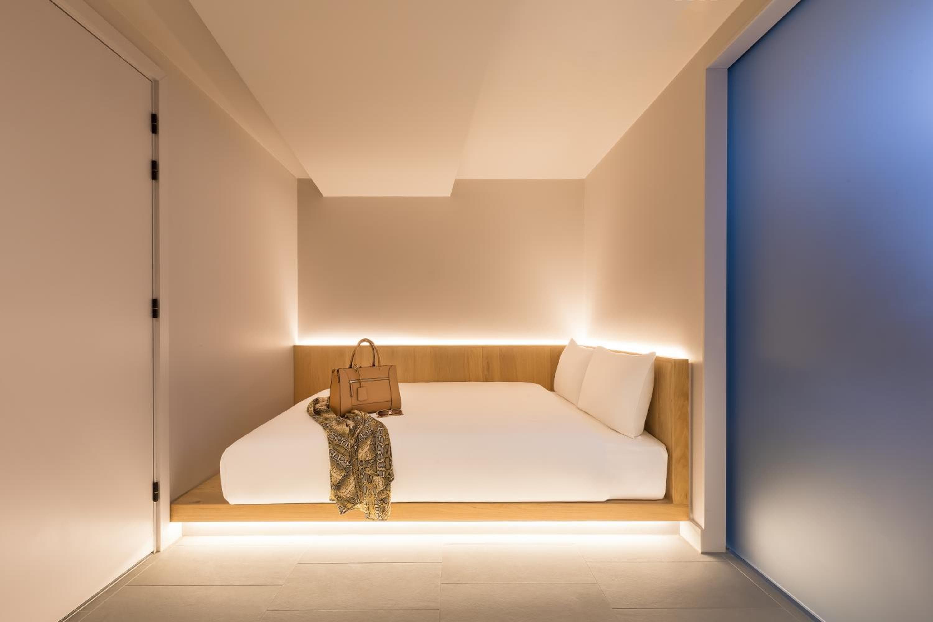 Zedwell Underground Hotel Tottenham Court Rd — 19