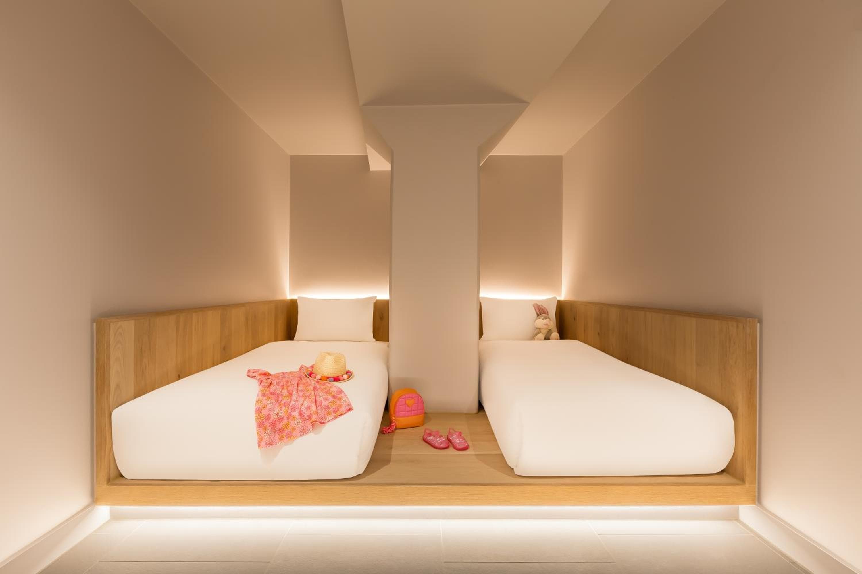 Zedwell Underground Hotel Tottenham Court Rd — 17