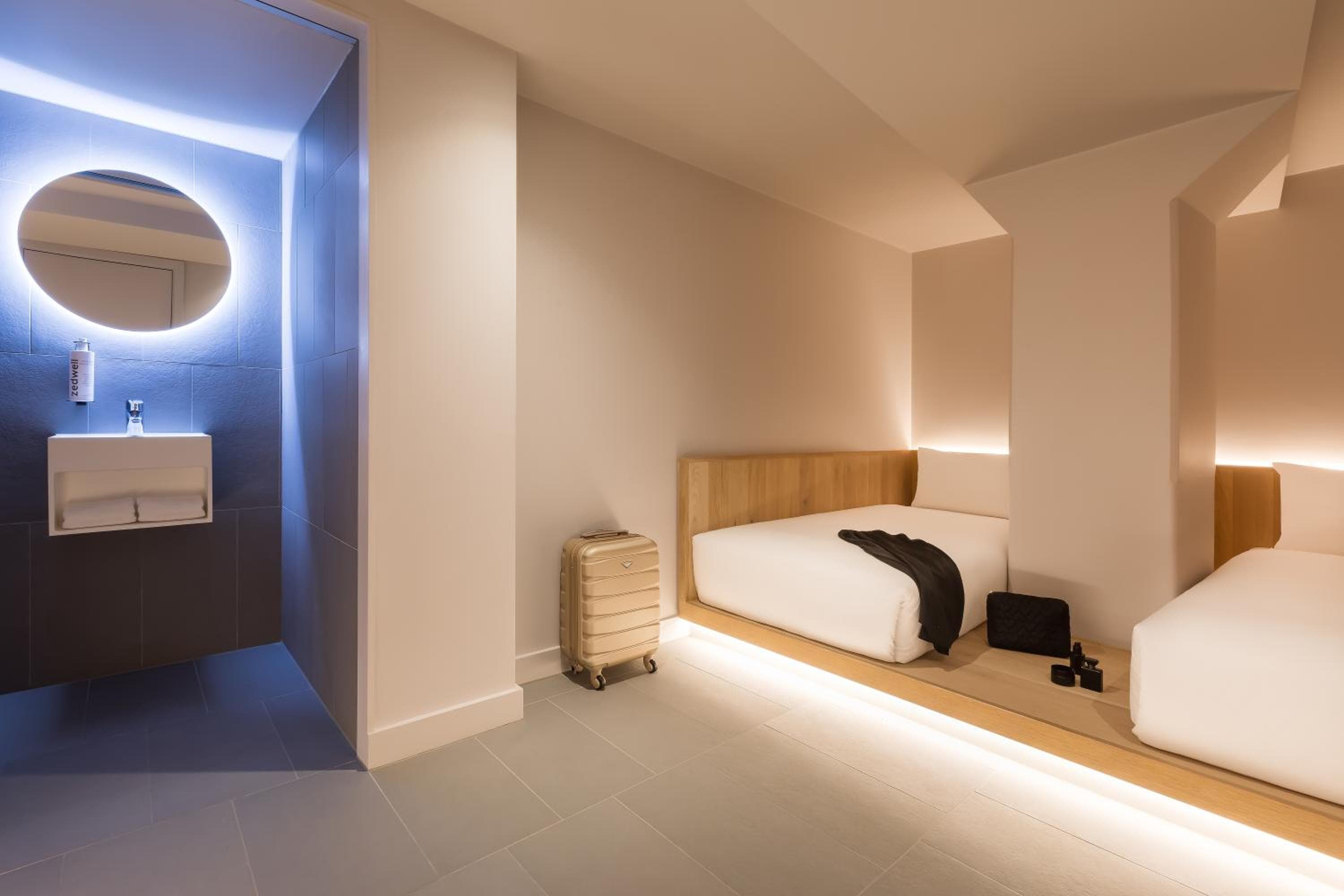 Zedwell Underground Hotel Tottenham Court Rd — 7
