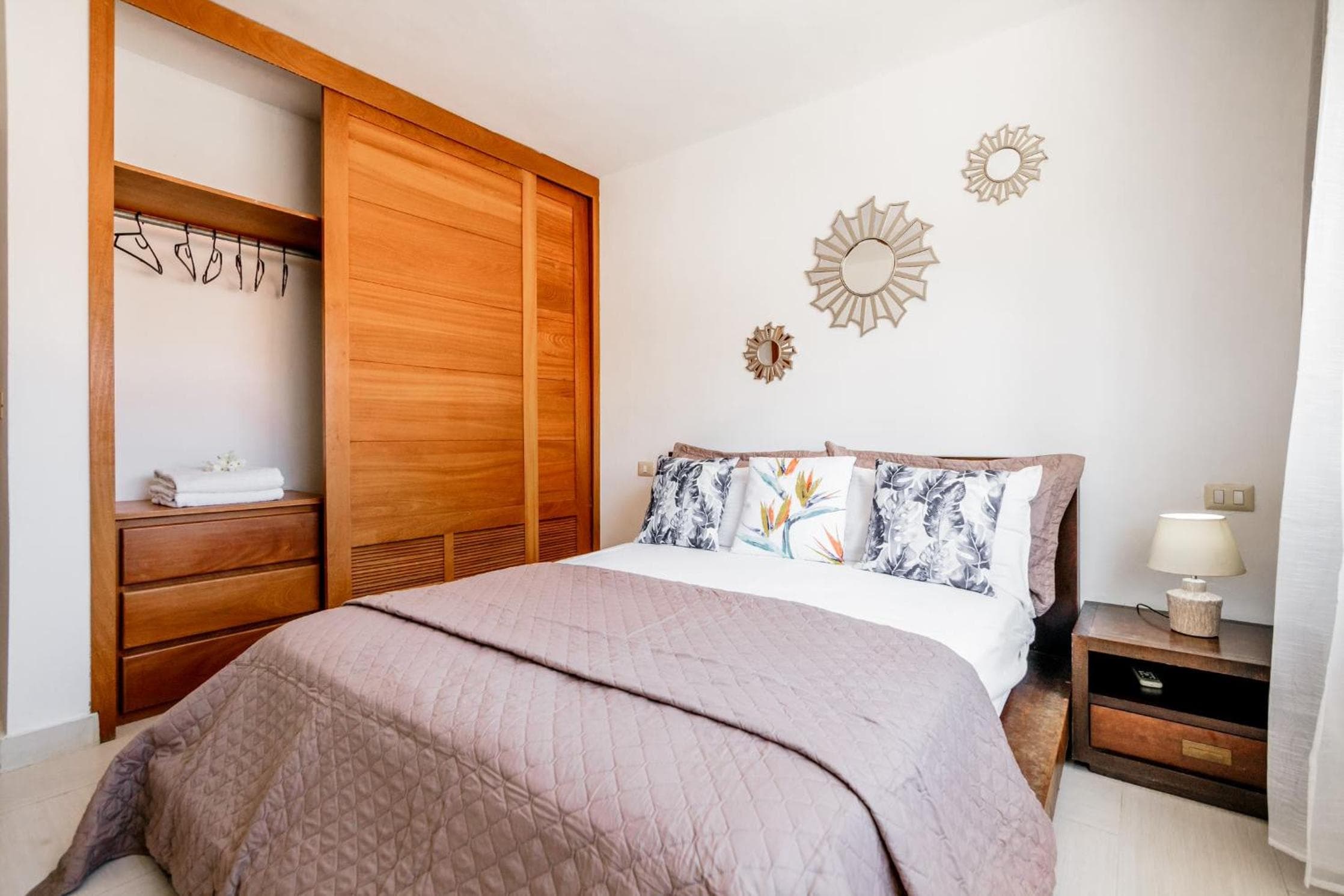 Beachfront Punta Cana Condo for Rent - Ocean View, Private Terrace, and BBQ — 11