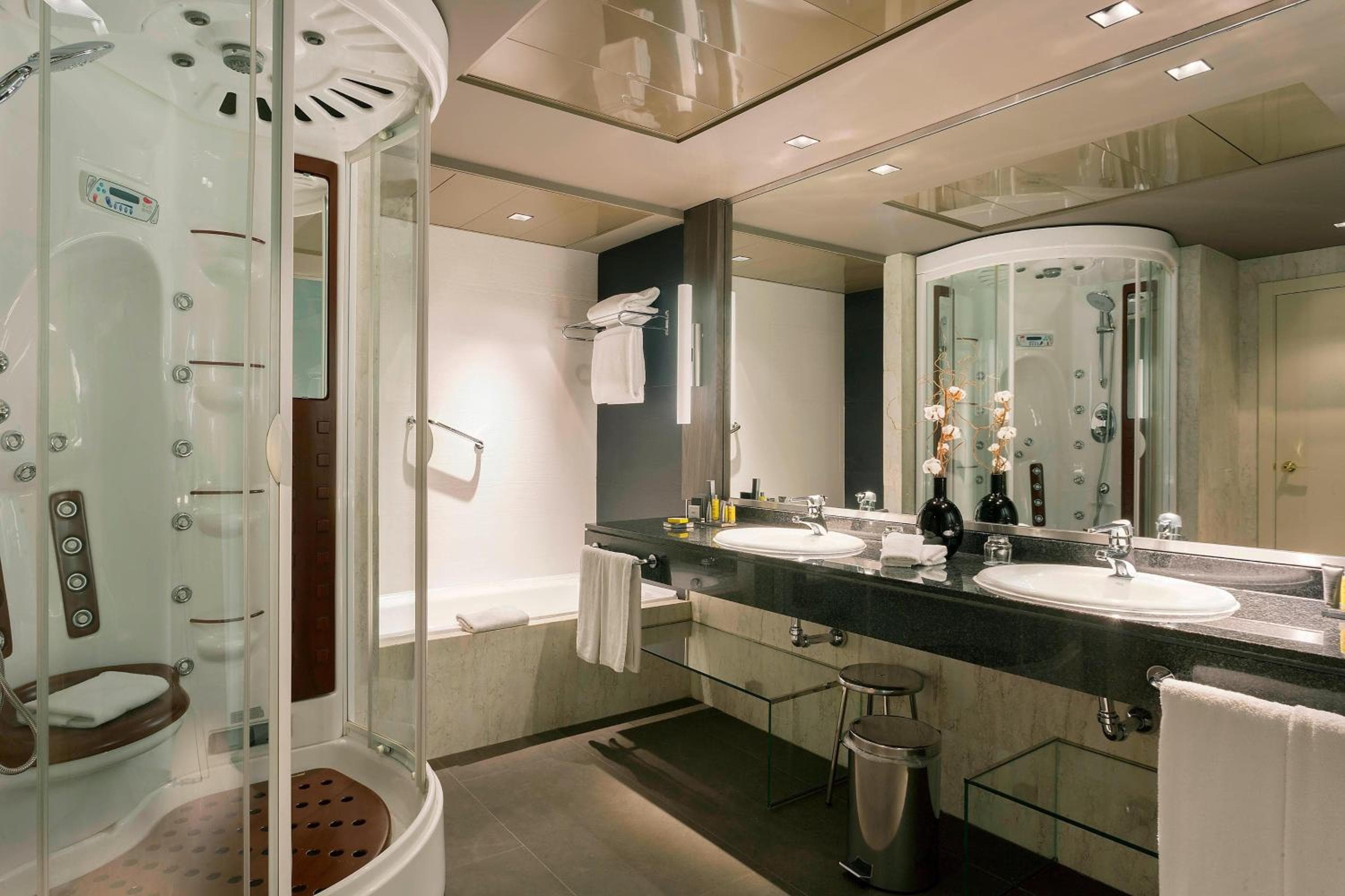 Madrid Marriott Auditorium Hotel & Conference Center — 23
