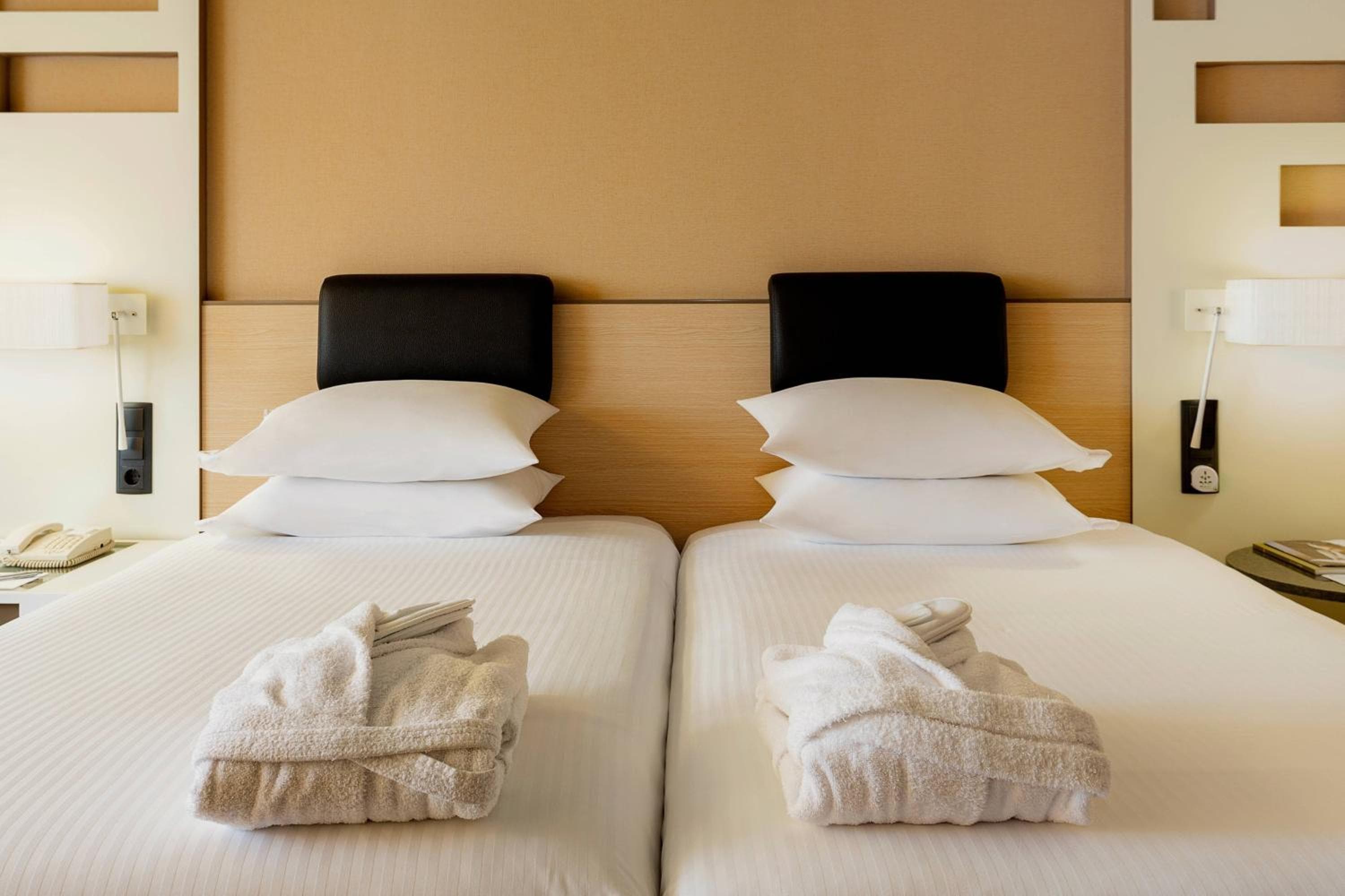 Madrid Marriott Auditorium Hotel & Conference Center — 13