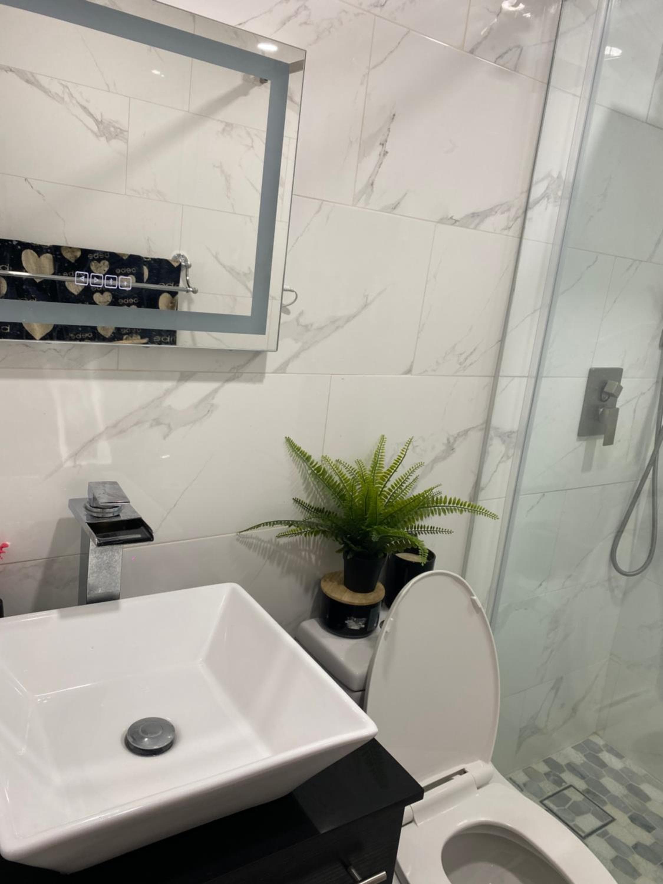 Bella casa a 7 minuti dall'aeroporto di Miami con parcheggio GRATUITO — 24