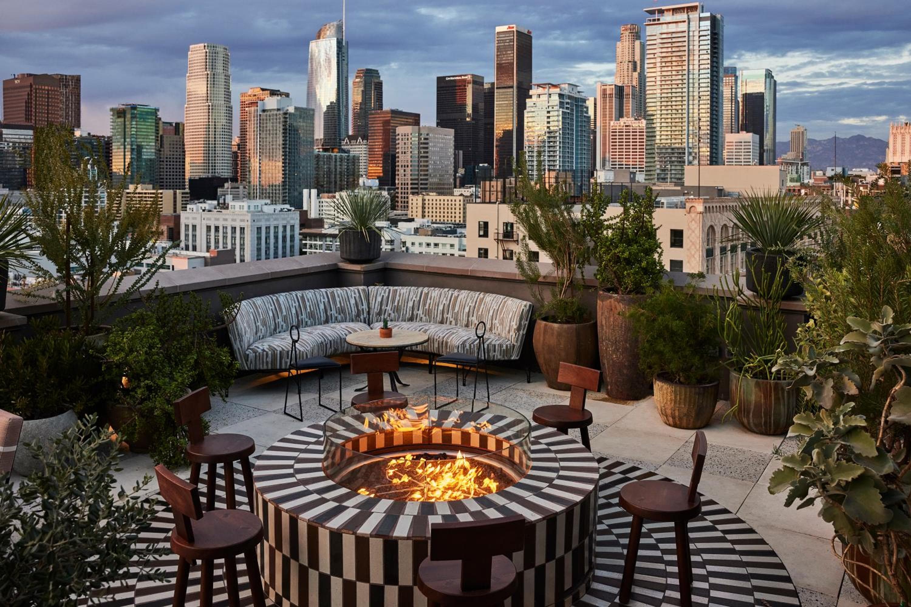 Downtown Los Angeles Proper Hotel, a Member of Design Hotels — 2