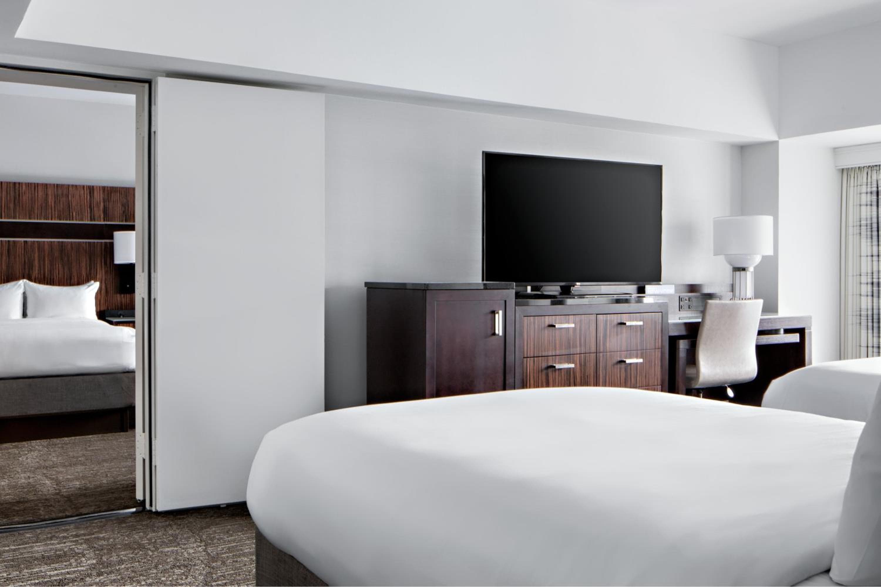 New York Marriott Marquis — 18