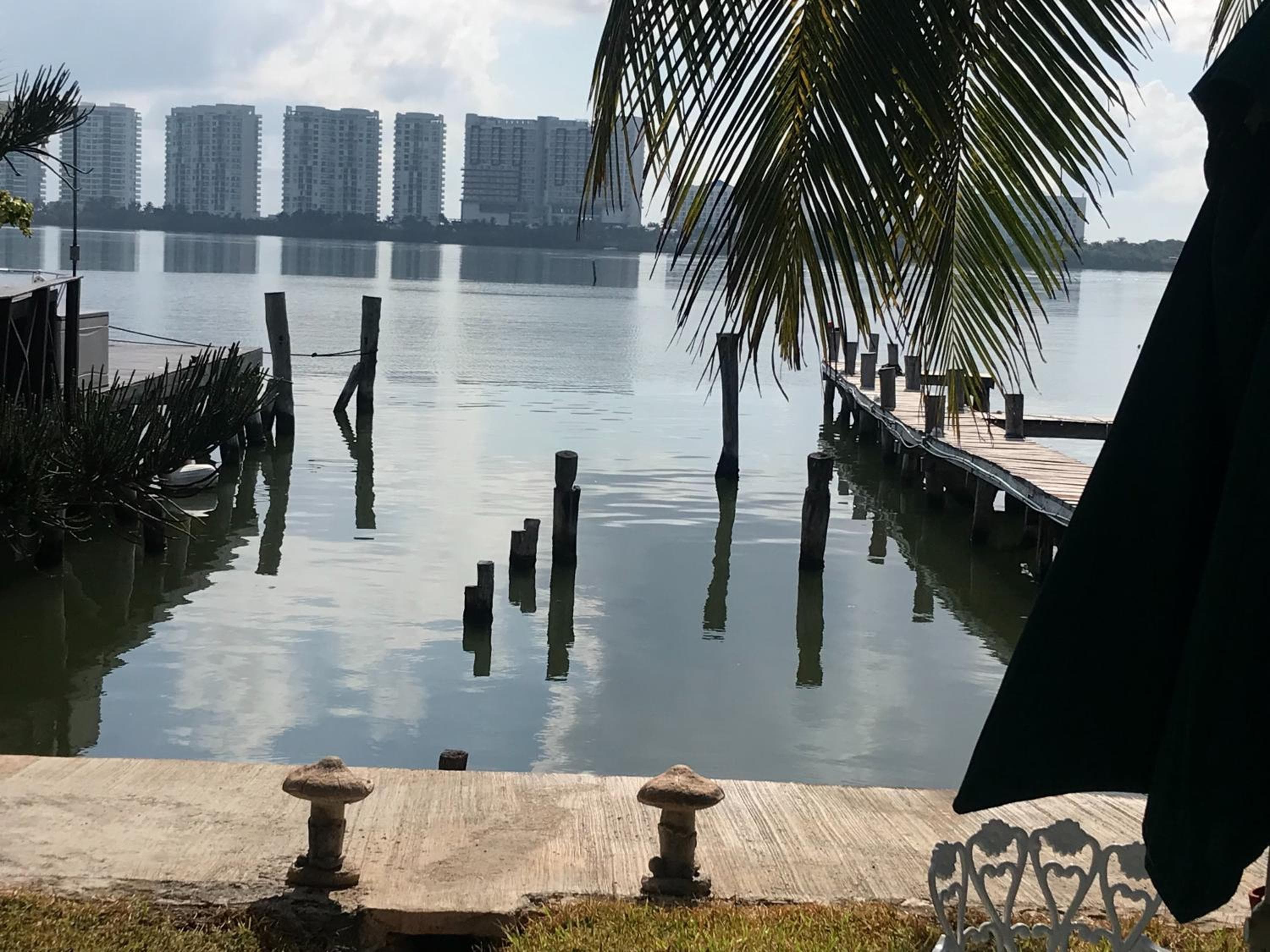 Magnifica Villa Palmeras luxurious 4 Br 6 Bds 4 Ba private pool lagoon front super fast Wifi — 28