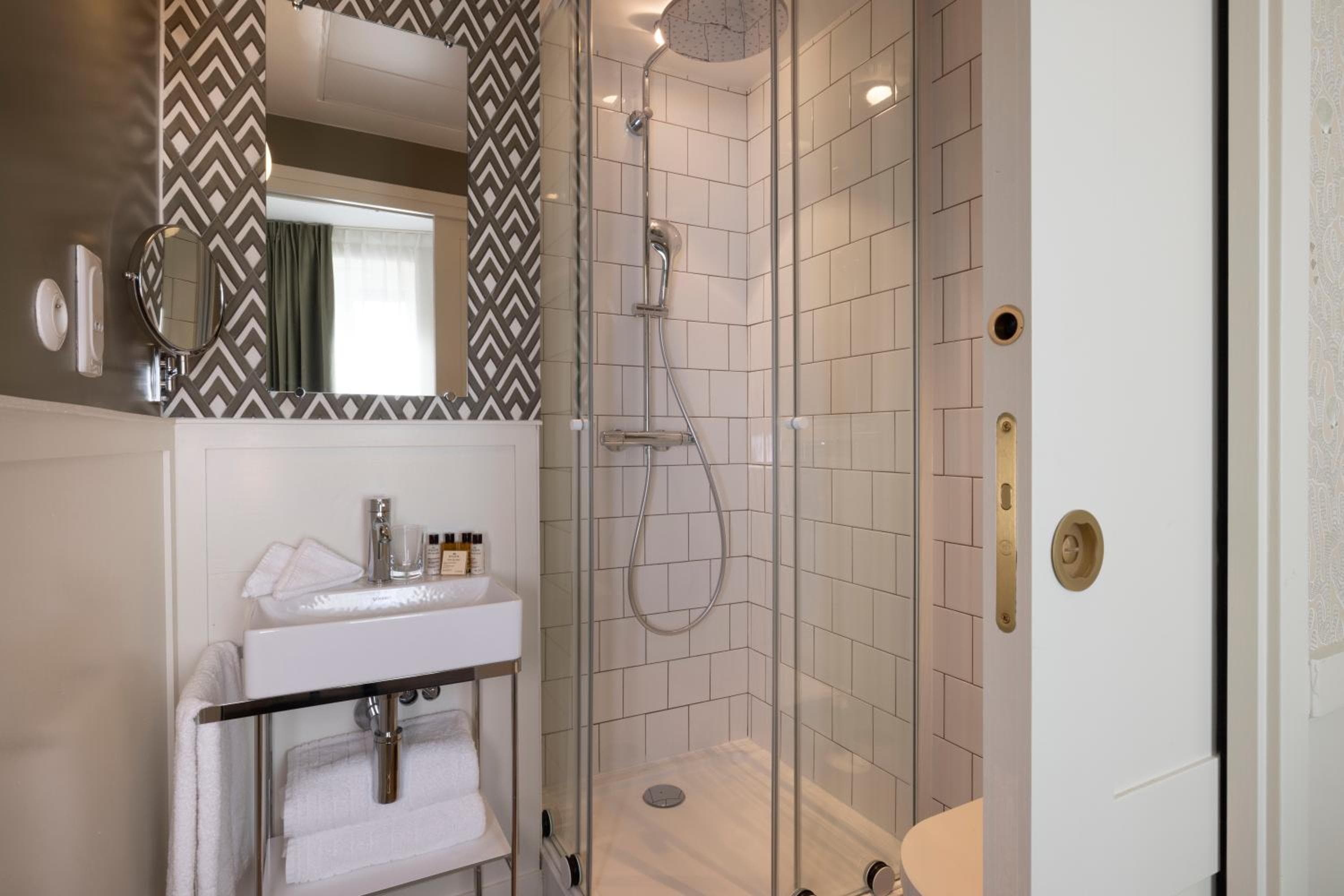Le Petit Oberkampf Hotel & Spa — 7