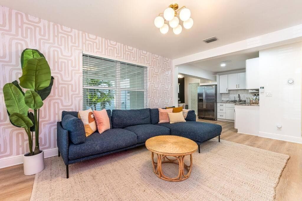 CasaOlita • Mesa de billar • 3 millas a la playa • Cocina completa — 25