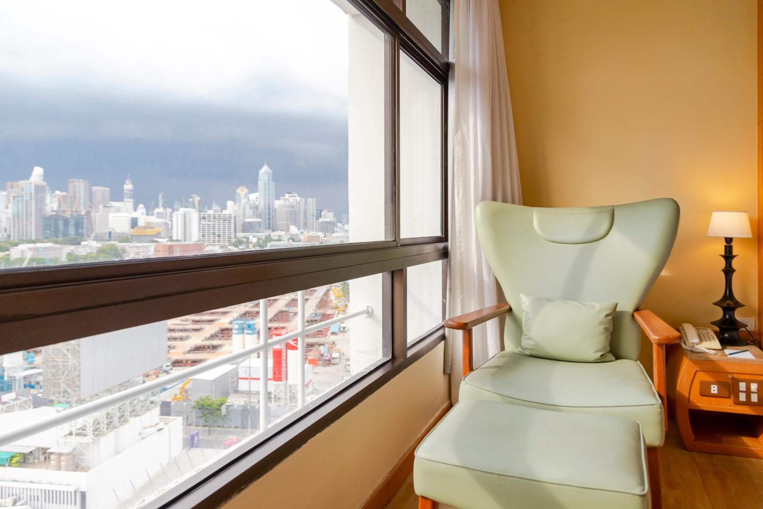 Pinnacle Lumpini Park Hotel — 3