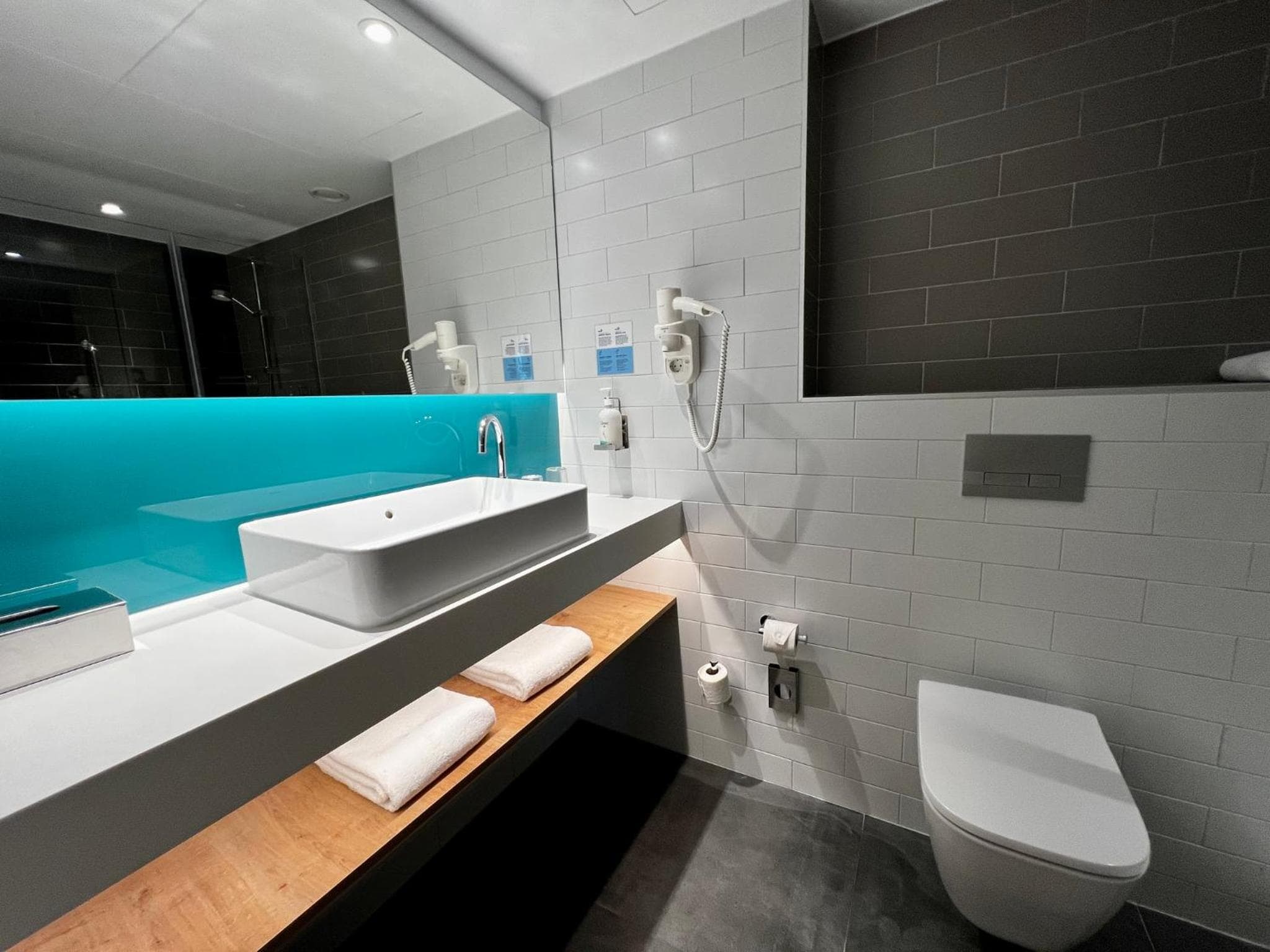 Holiday Inn Express - Madrid - Airport by IHG — 13