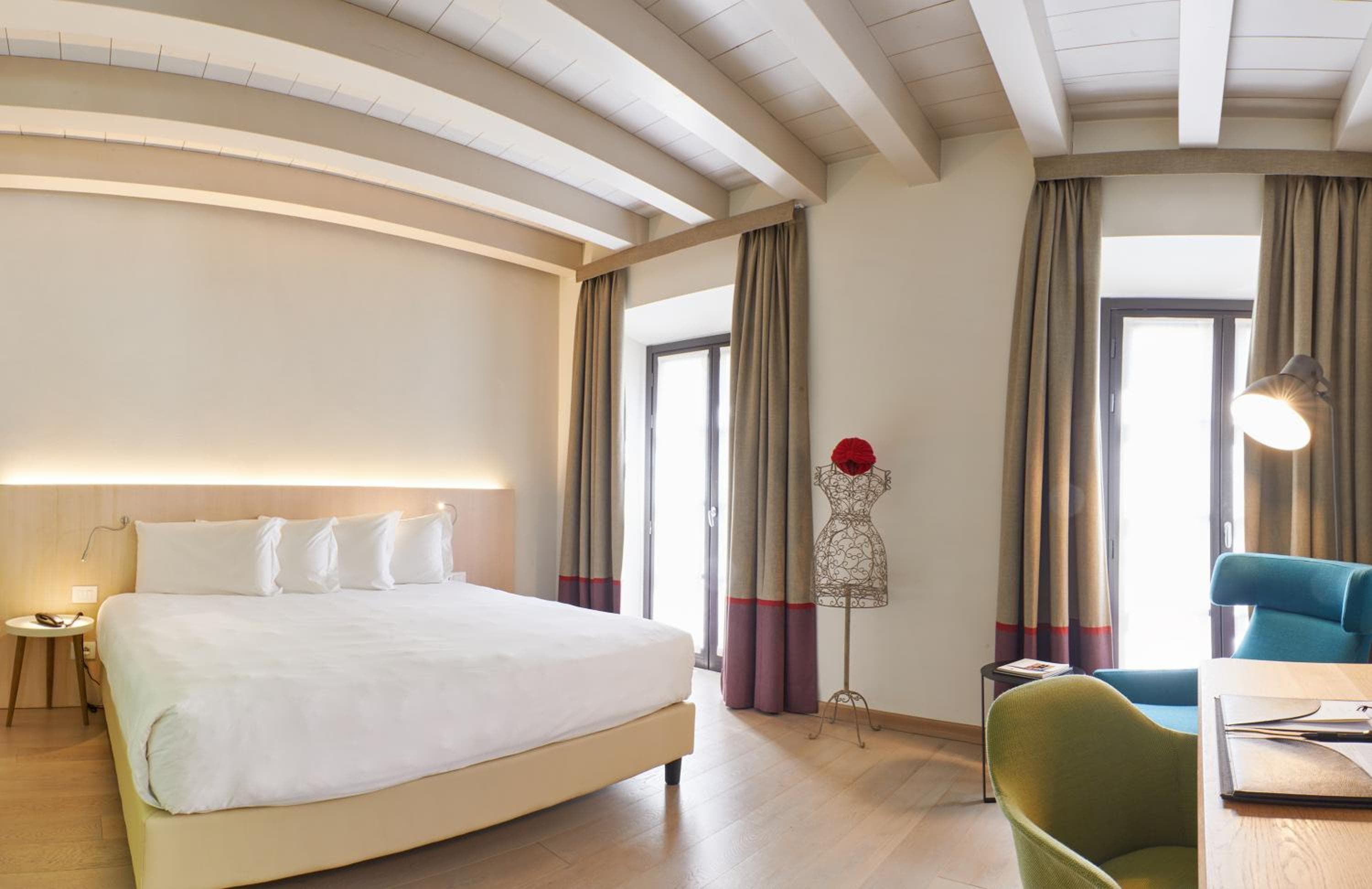 Savona 18 Suites — 24