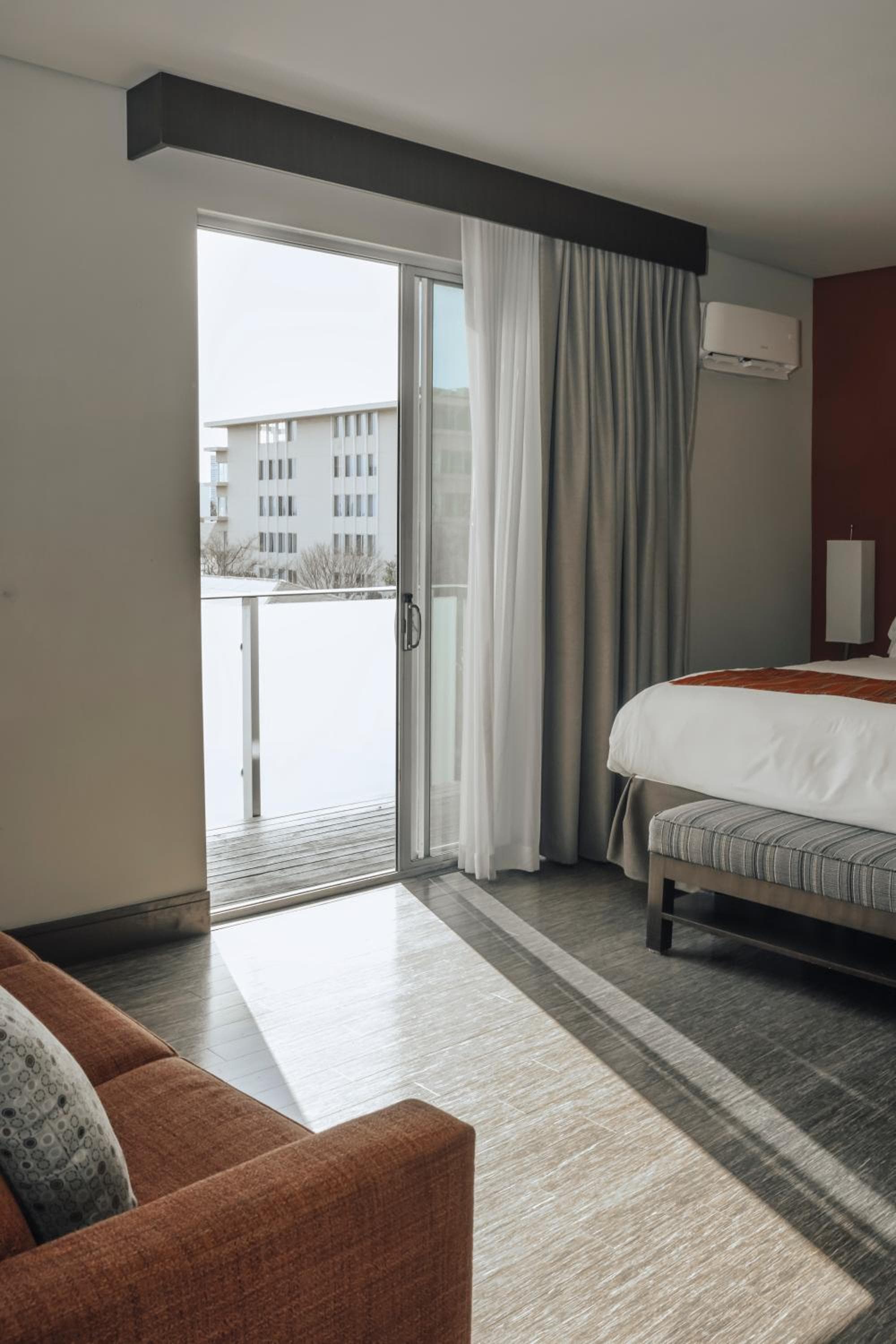 SIRTAJ – Beverly Hills — 4