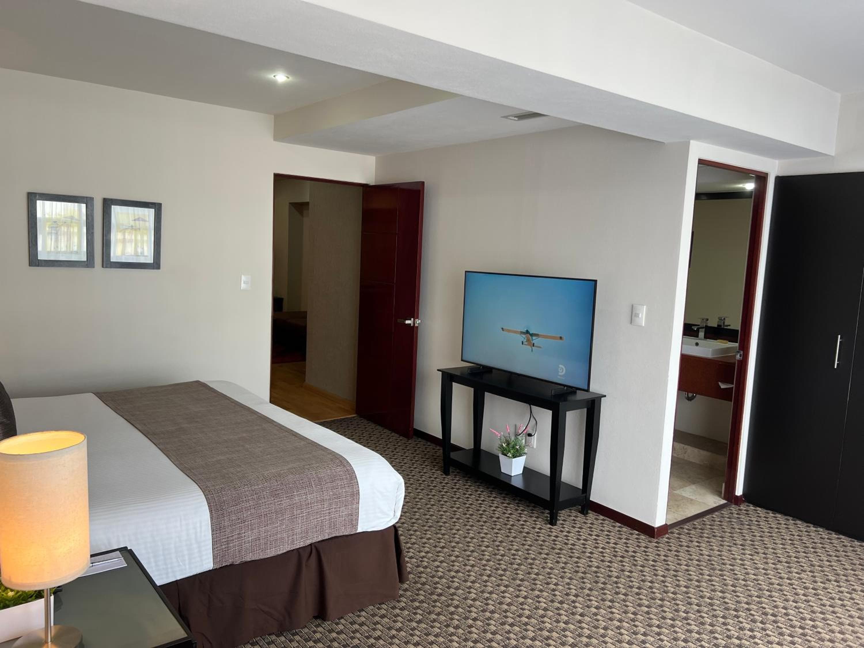 St Isidro Suites Corporate Housing SPA & Wellness Center — 20