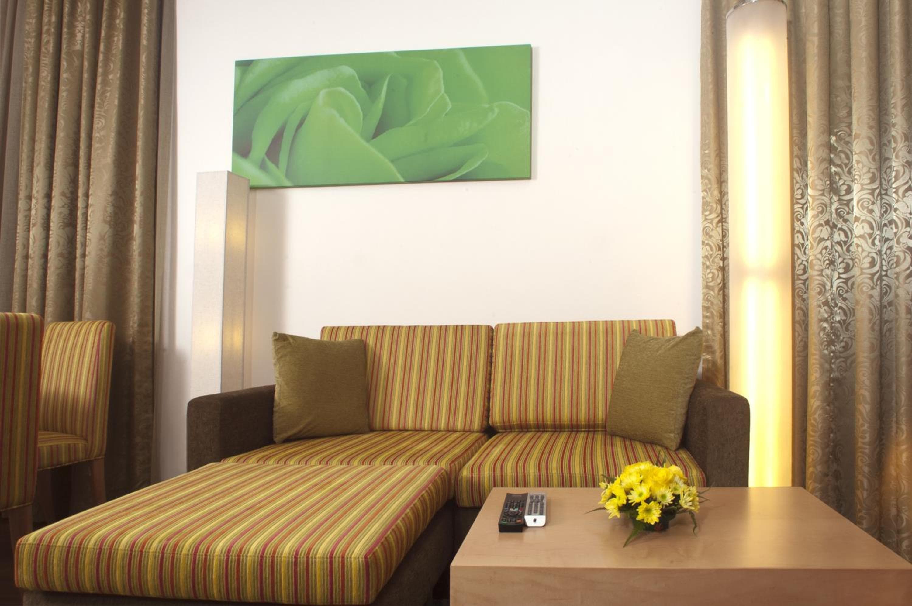 Al Khoory Executive Hotel, Al Wasl — 12